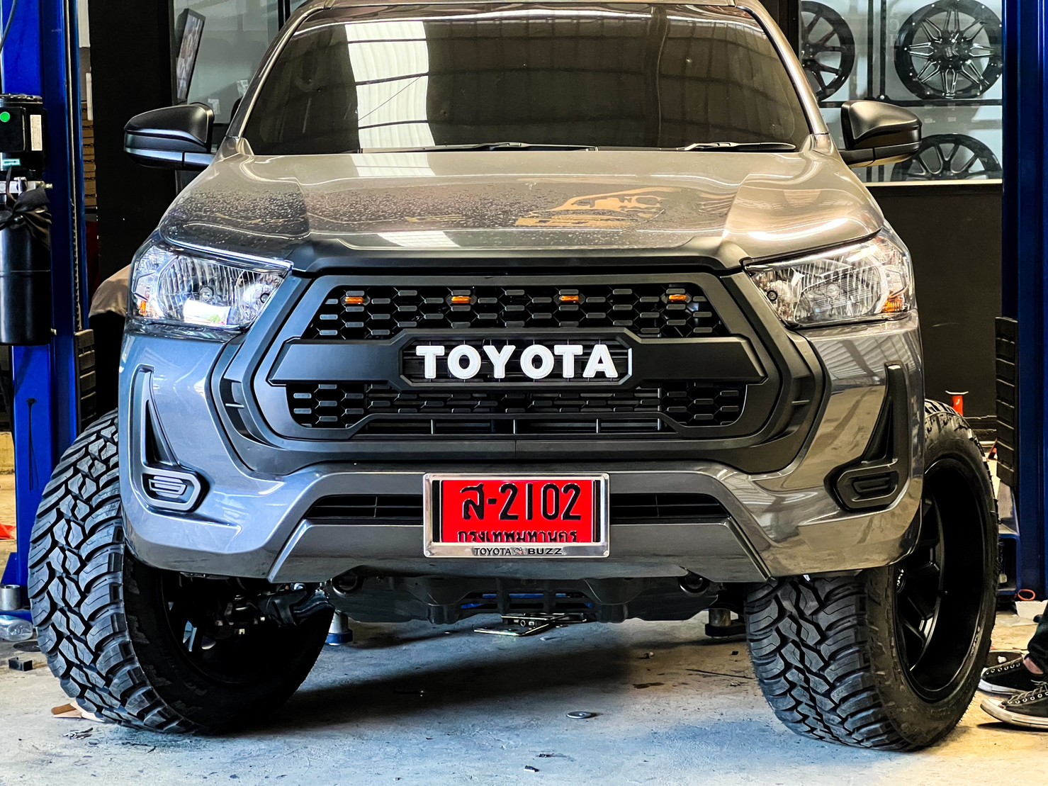TOYOTA REVO หัวเดียว ทรงเมกา ที่ STEP9