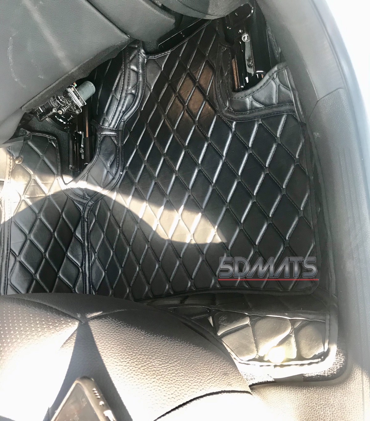 พรมปูพื้นรถยนต์5D BENZ GLC220d หนา13มิล ลาย RICH สีดำ เต็มคัน 7ชิ้น