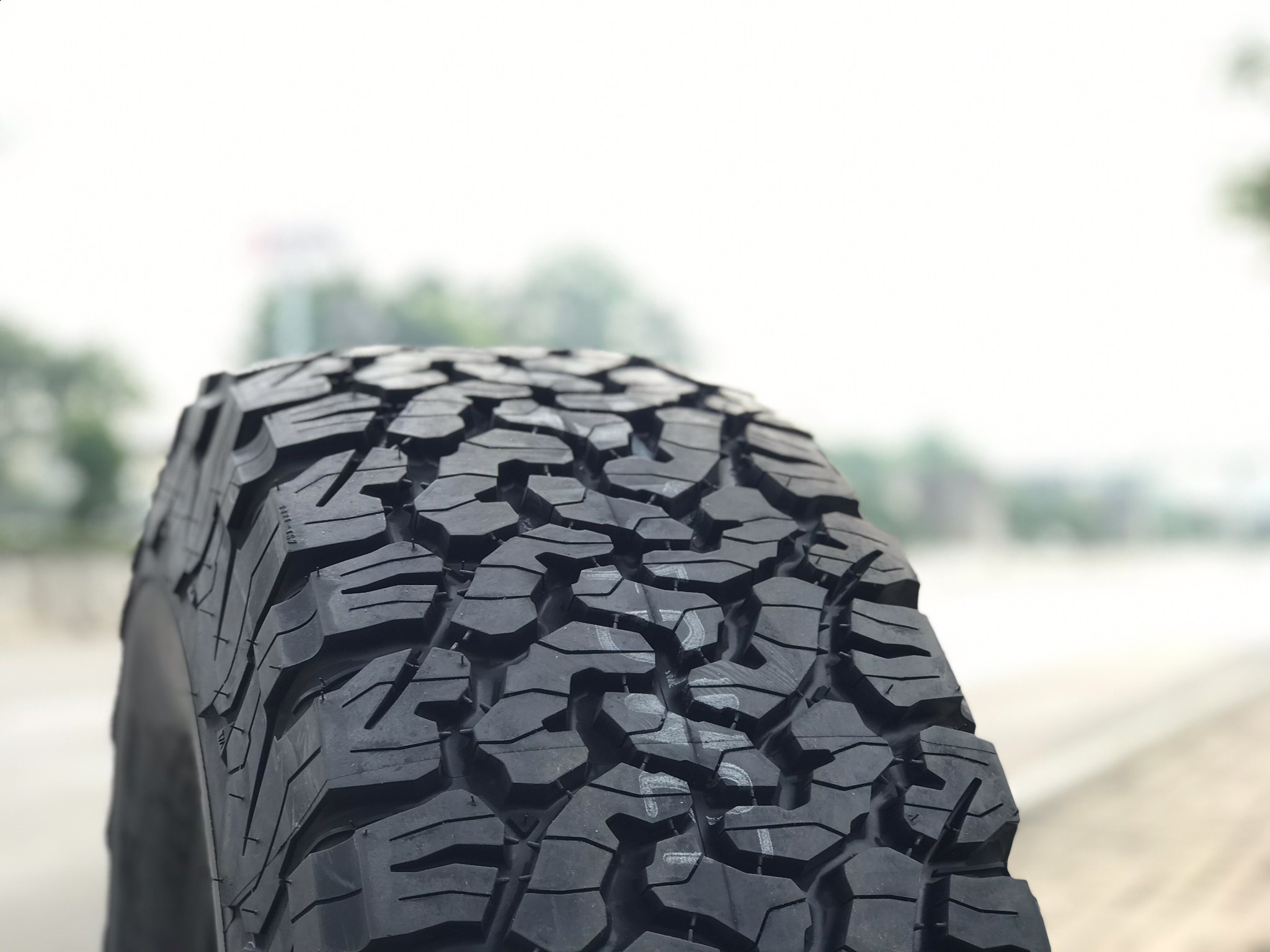 BF GOODRICH KO2 285/75-16 USA