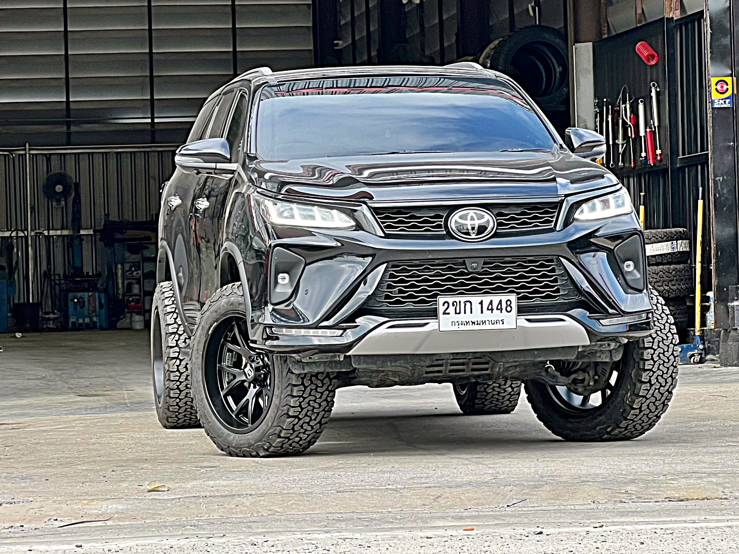 TOYOTA FORTUNER LEGENDER แต่งทรงเมกาที่ STEP9
