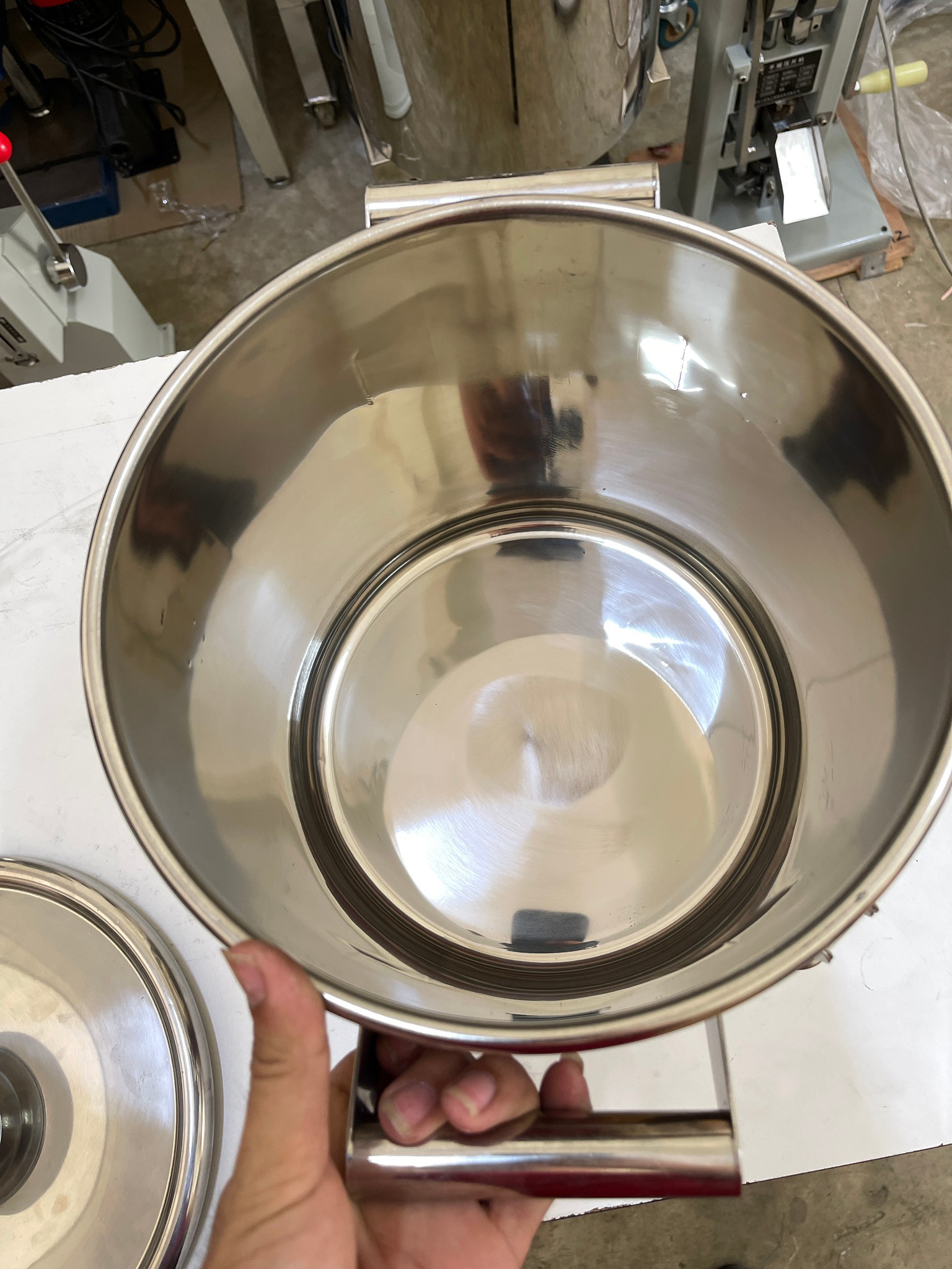 หม้อ-ถังสแตนเลสพร้อมฝาปิดมีหูหิ้ว (หม้อเกรด 304 +ฝาเกรด201)