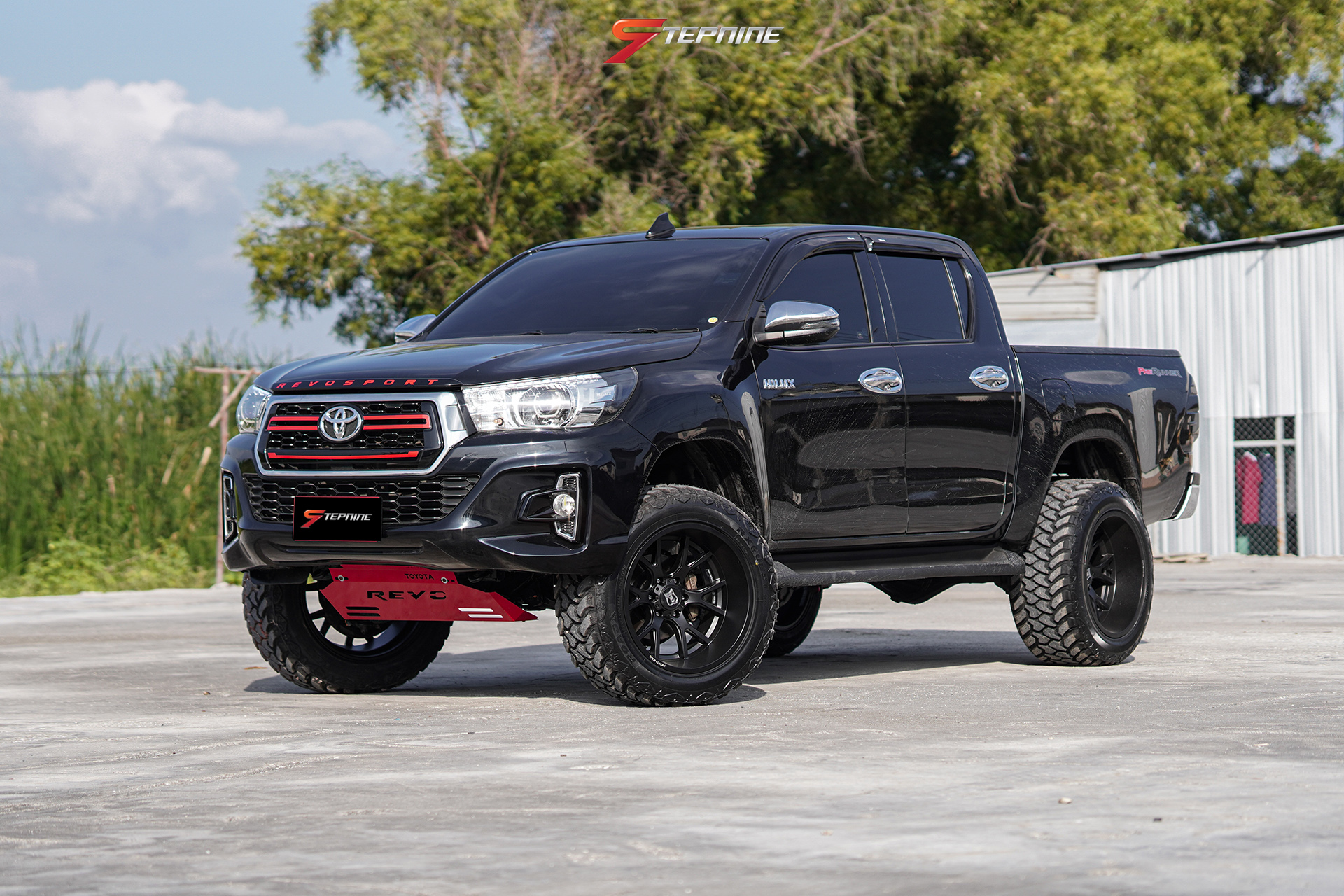 TOYOTA REVO ทรงเมกาล้อขอบ 20 ทำที่ STEP9 เลี้ยวไม่ติดแน่นอน