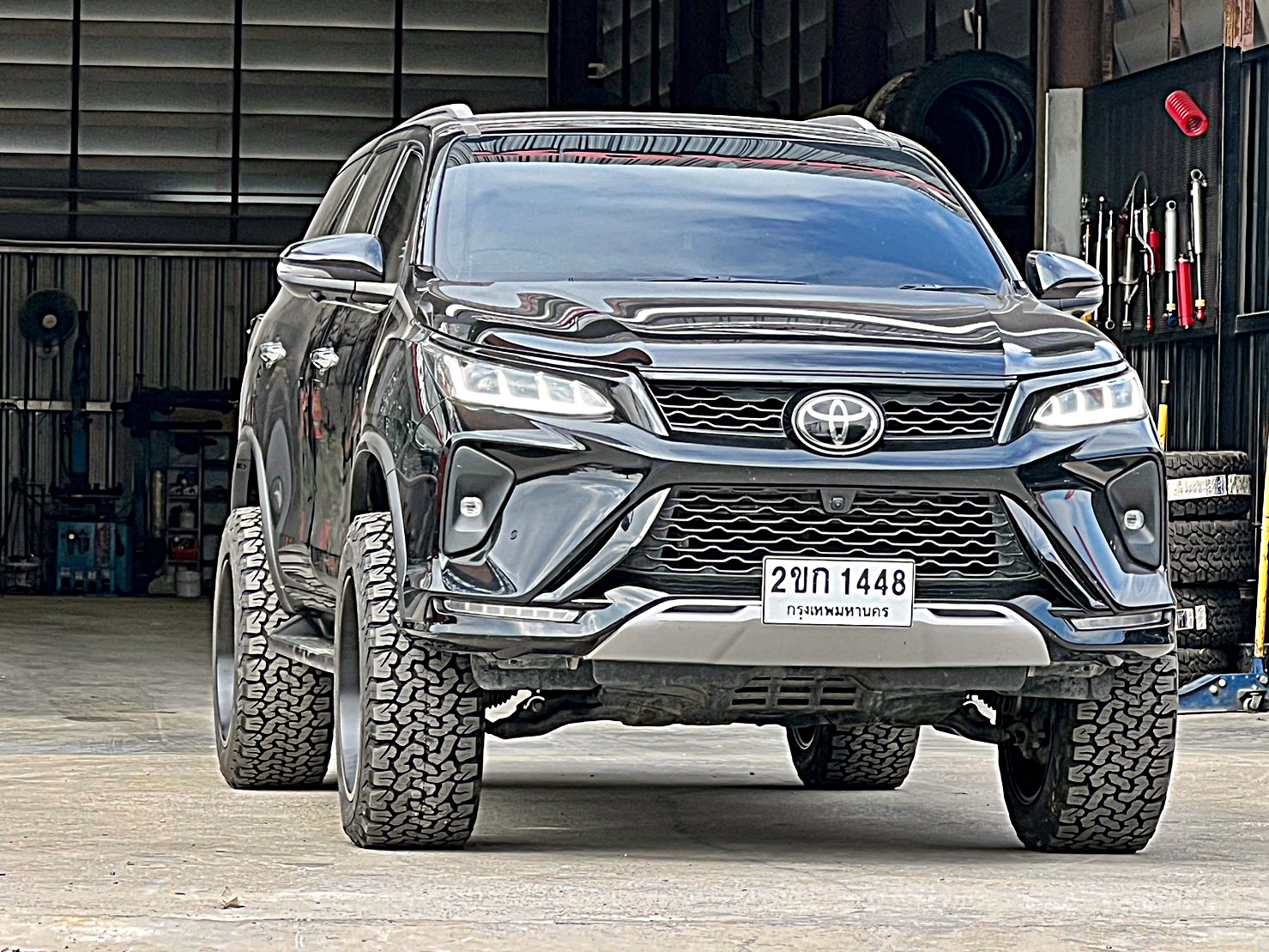 TOYOTA FORTUNER LEGENDER แต่งทรงเมกาที่ STEP9