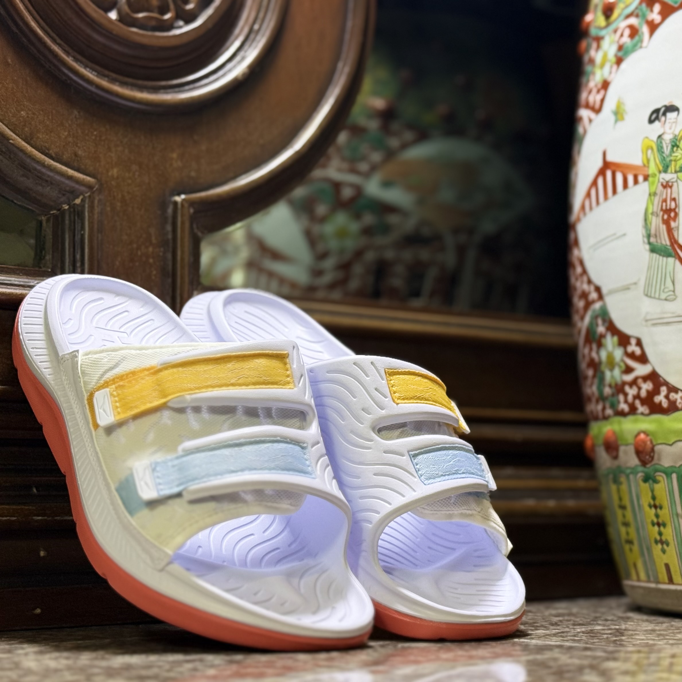 รองเท้า HOKA Ora Luxe ‘WHITE’ (W6/8US, M7/8/9/10/11/12/13US)