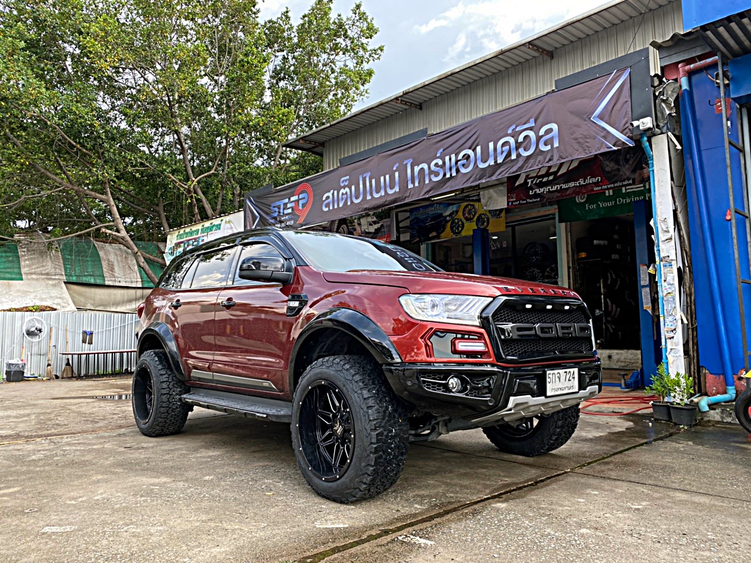 FORD EVEREST จัดทรงเมกาที่ STEP9
