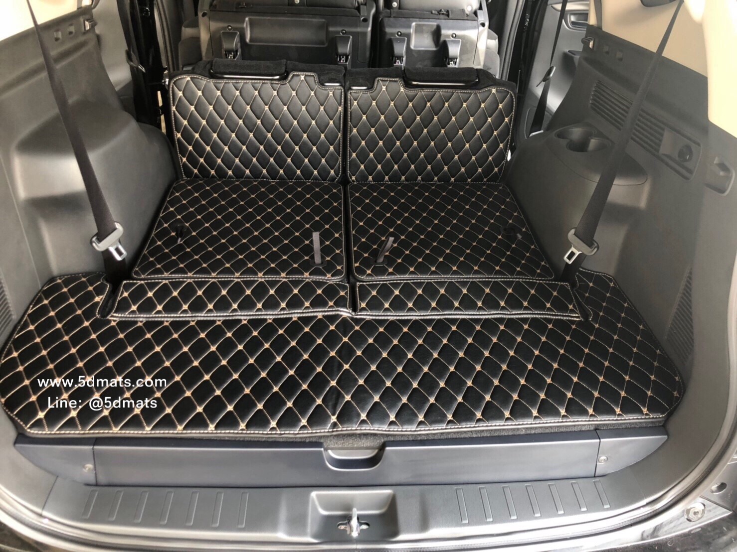 พรมปูพื้นรถยนต์6D NEW PAJERO SPORT 2016-20 รุ่นVIP. PREMIUM สีดำด้ายครีม