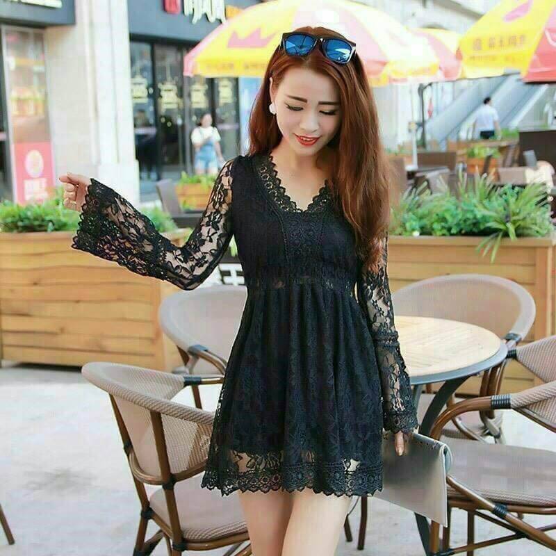 เดรสลูกไม้สั้น