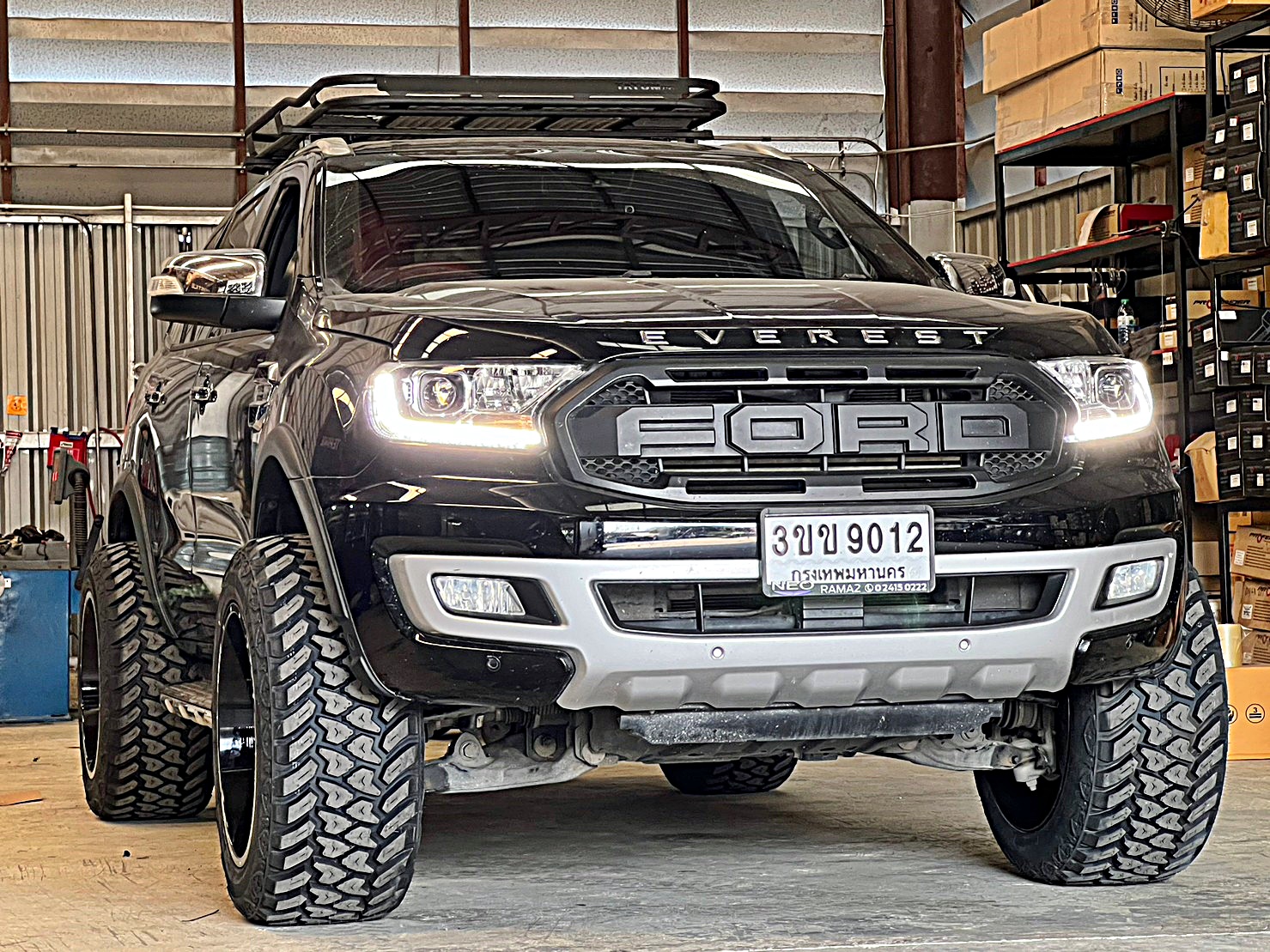 FORD EVEREST แต่งทรงเมกาที่ STEP9