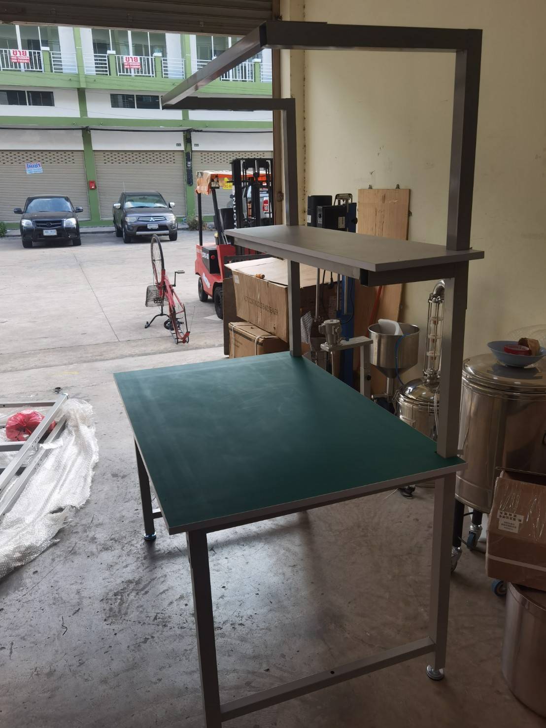 โต๊ะทำงานกันไฟฟ้าสถิต สำหรับโรงงานอิเล็กทรอนิกส์ โต๊ะปฏิบัติงาน รุ่น LYF