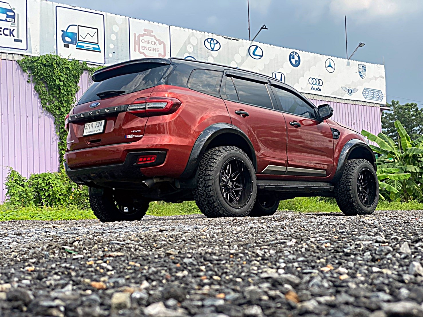 FORD EVEREST จัดทรงเมกาที่ STEP9