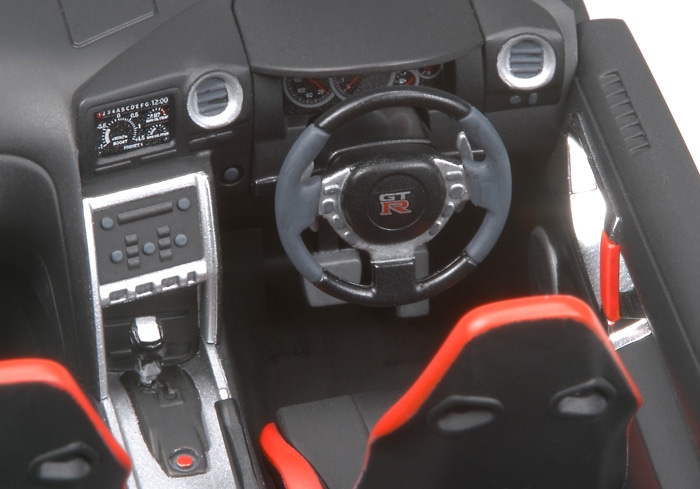 1/24 SCALE NISSAN GT-R