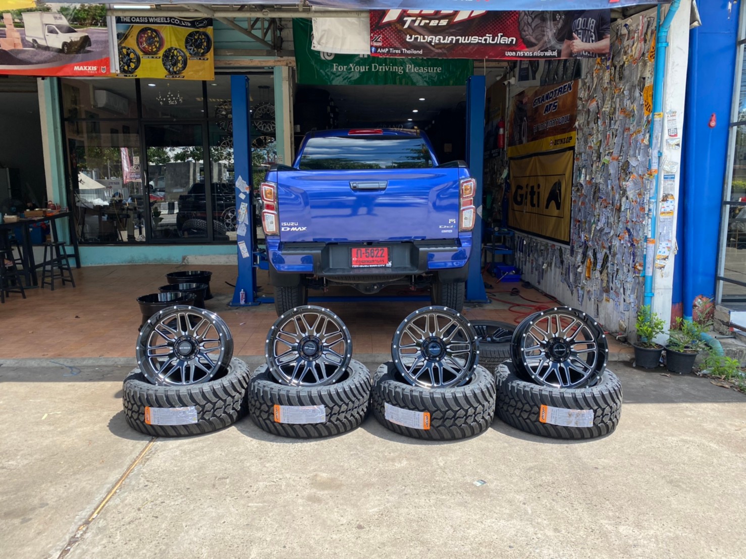 D-MAX ทรงเมกา จัดชุดหล่อที่ STEP9