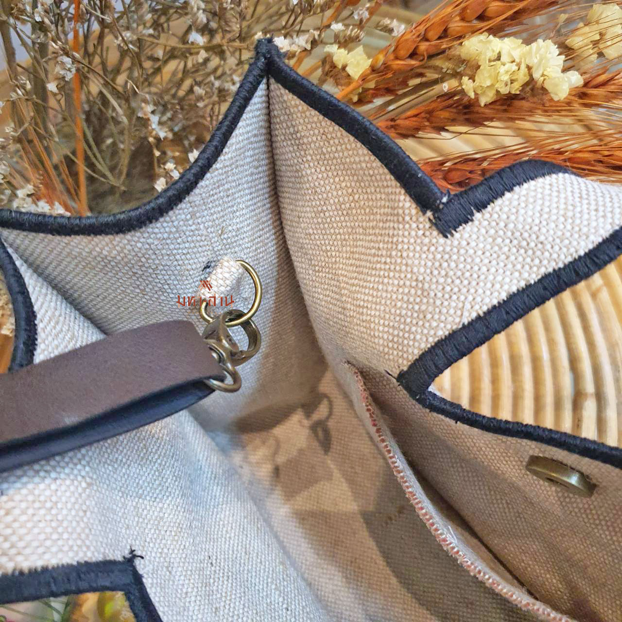 กระเป๋าสะพาย คาเฟ่ เกาหลี สายหนัง🥨