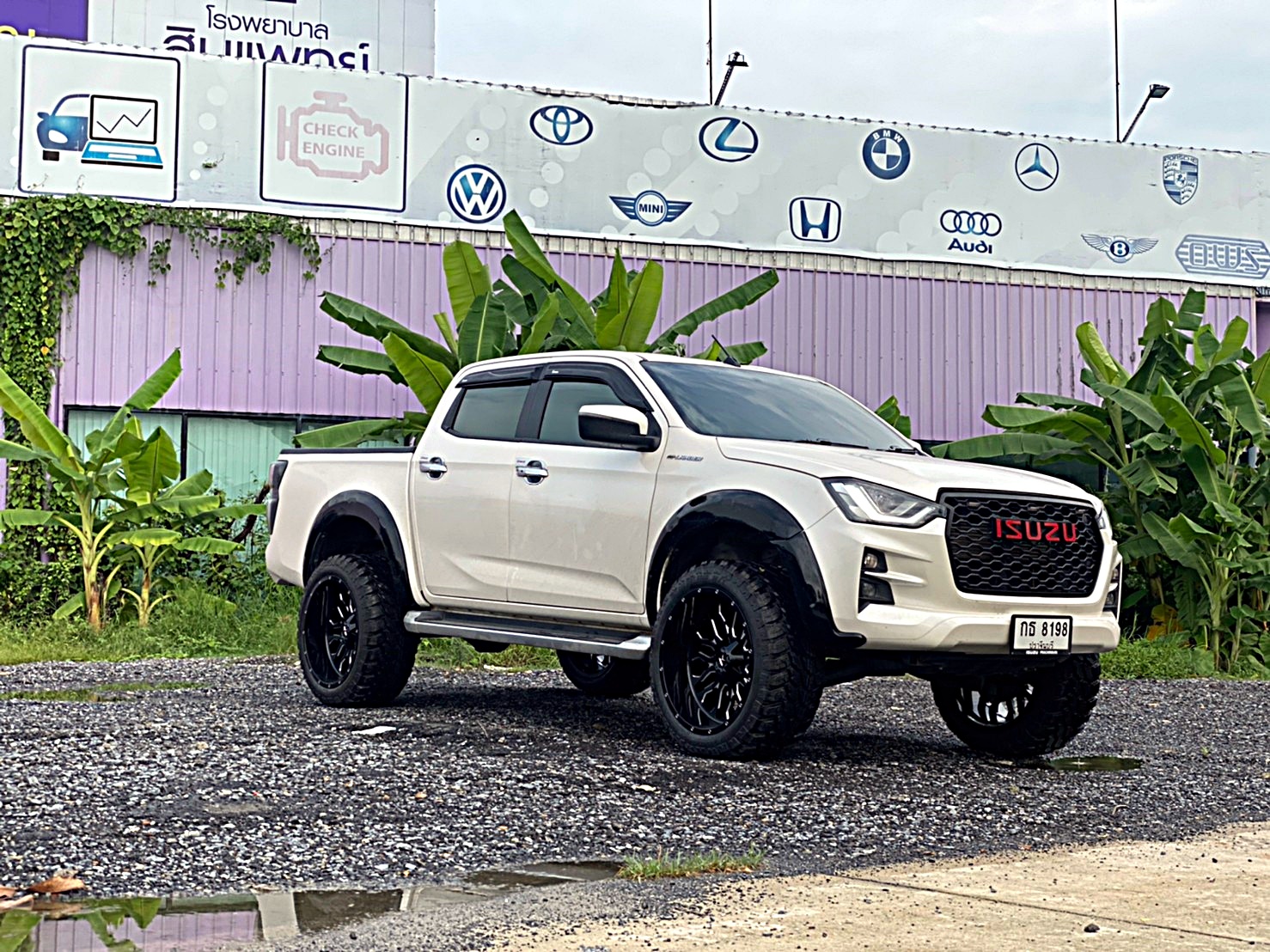 D-MAX ทรงเมกา มาไกลจากปราจีนบุรี