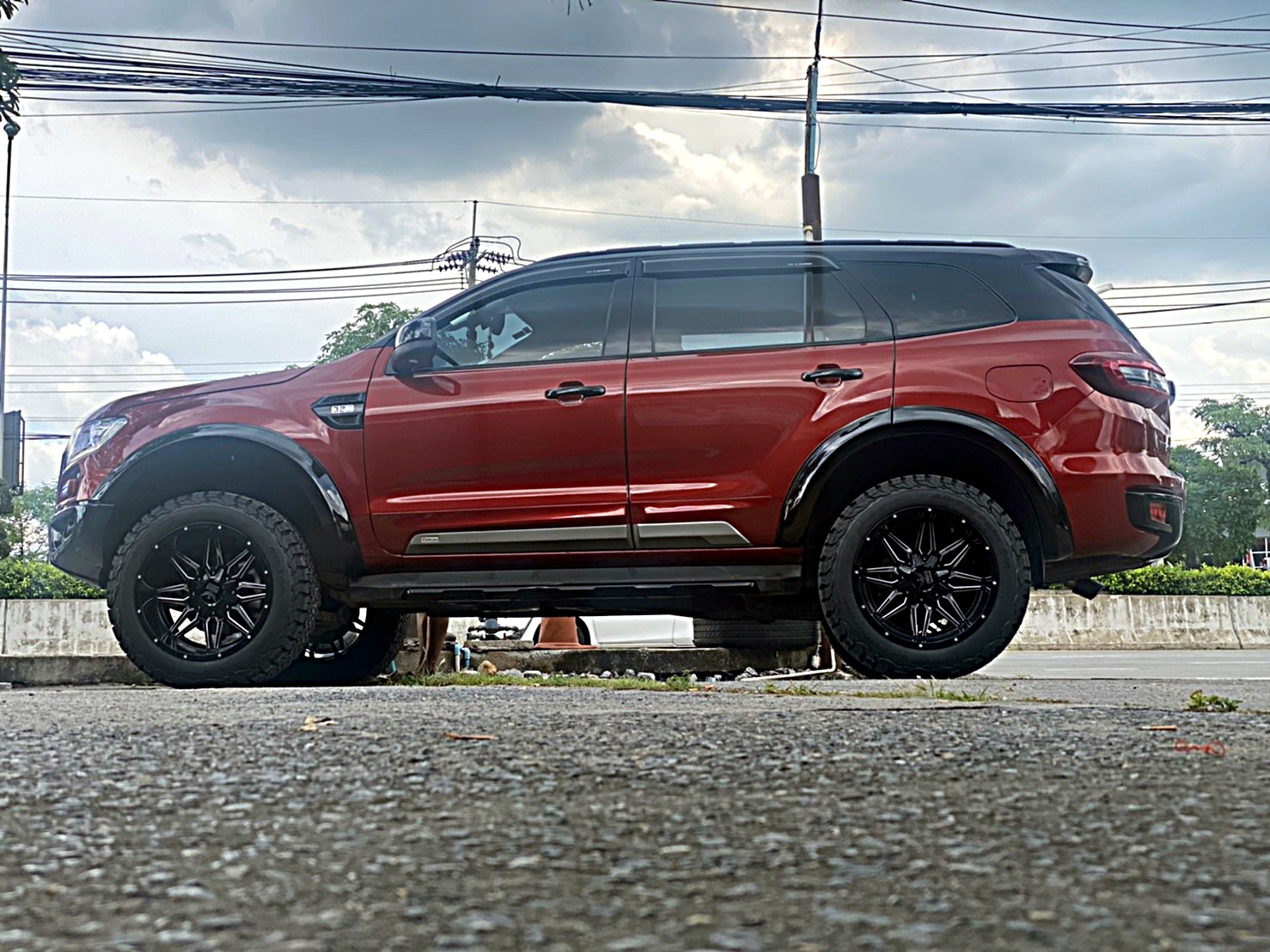 FORD EVEREST จัดทรงเมกาที่ STEP9