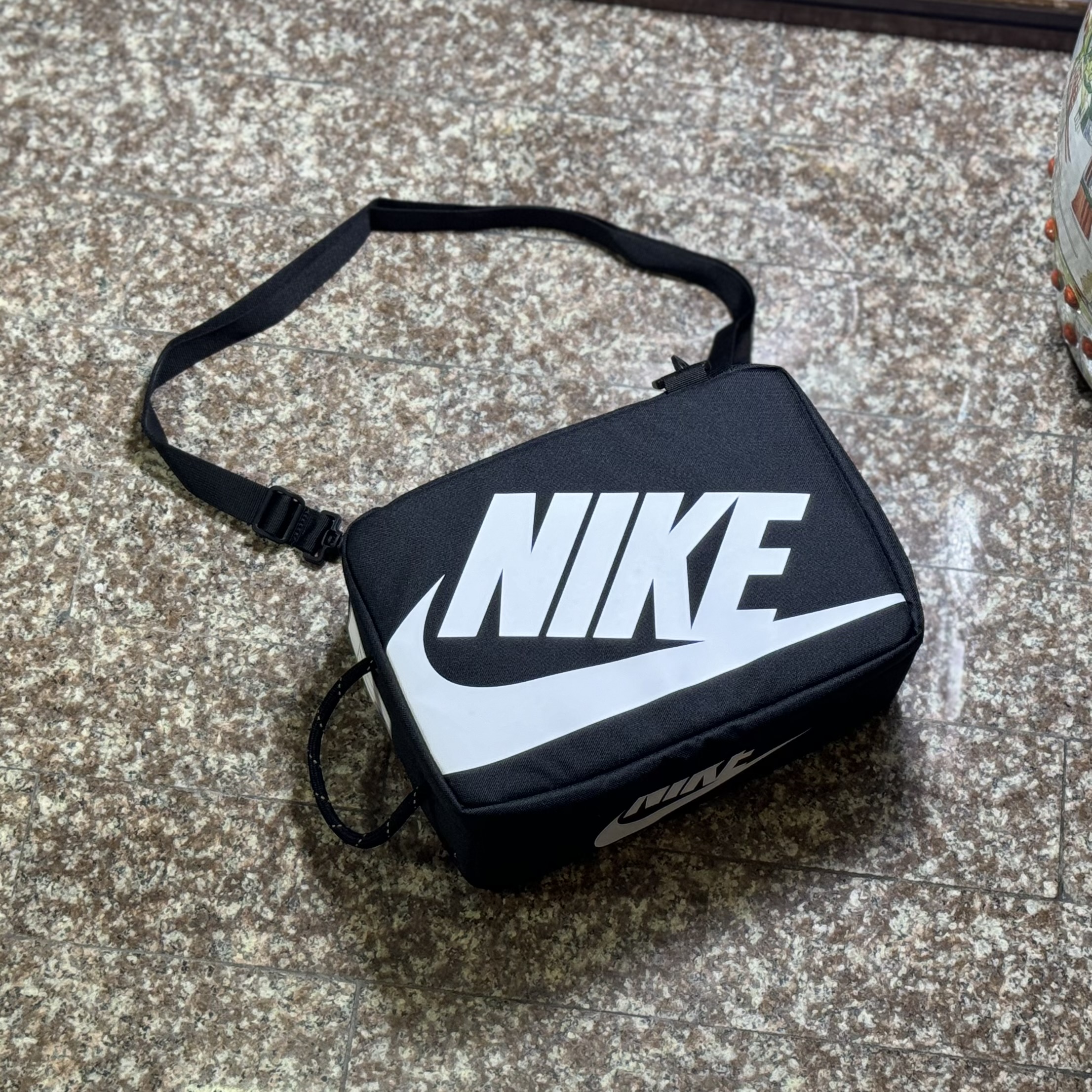 กระเป๋า Nike ShoeBox Bag 8L ‘ORANGE’