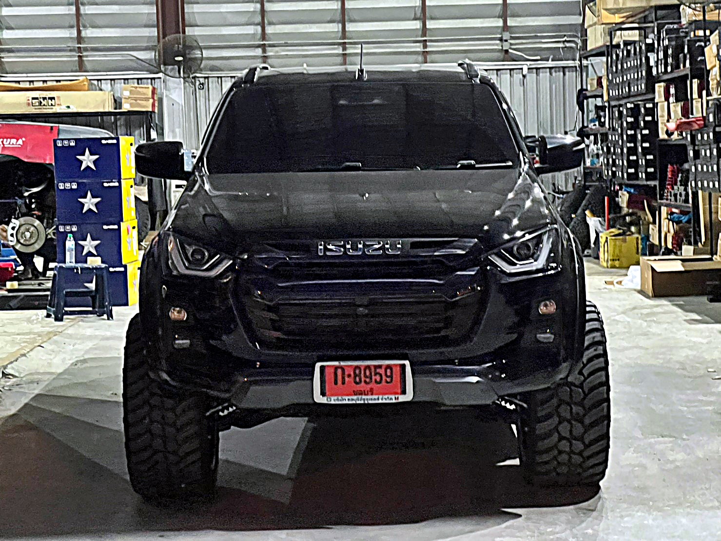 D-MAX ทรงเมกา จัดล้อแท้ HOSTILE ที่ STEP9