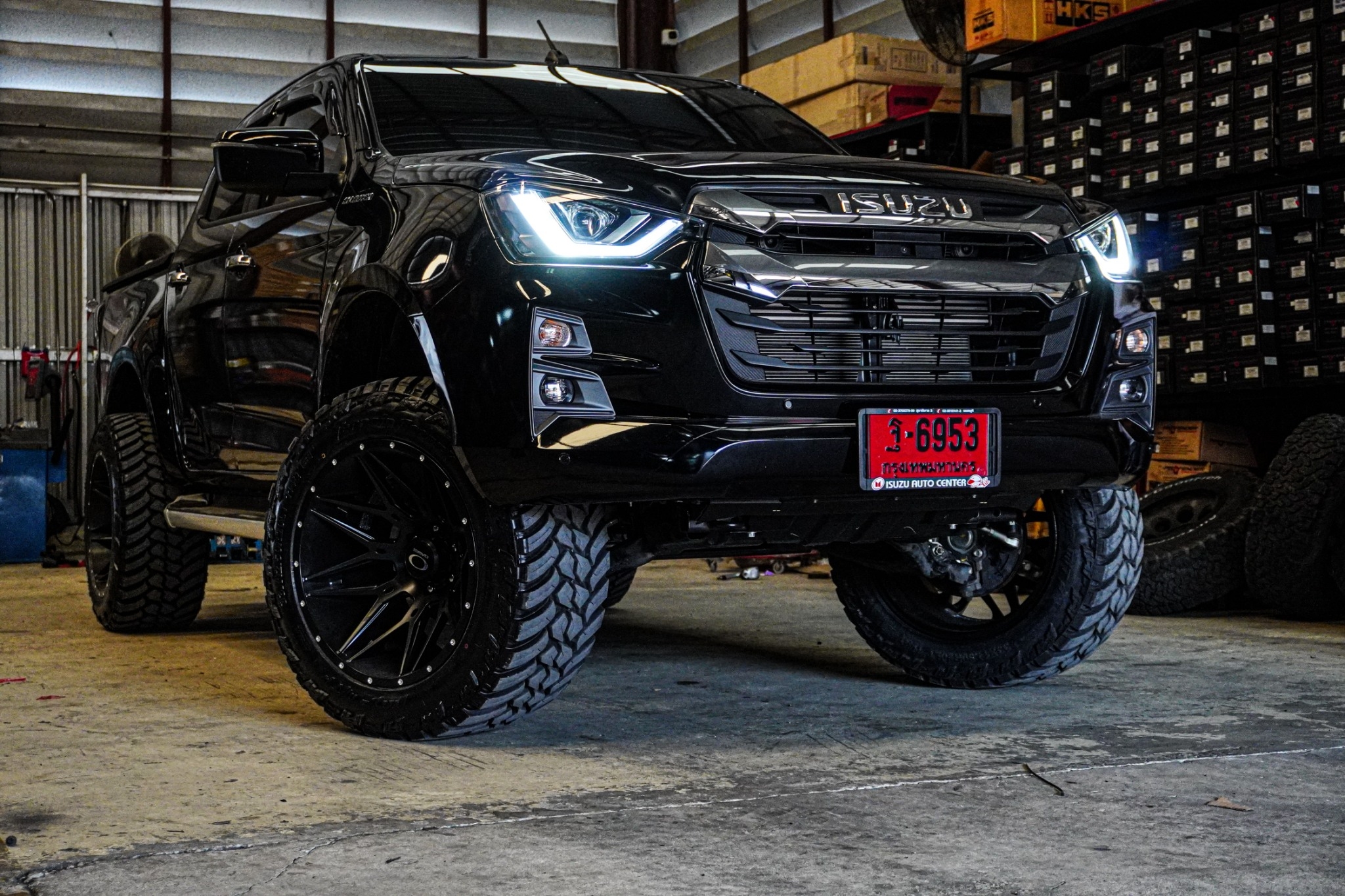 ISUZU V-CROSS แต่งทรงเมกาที่ STEP9