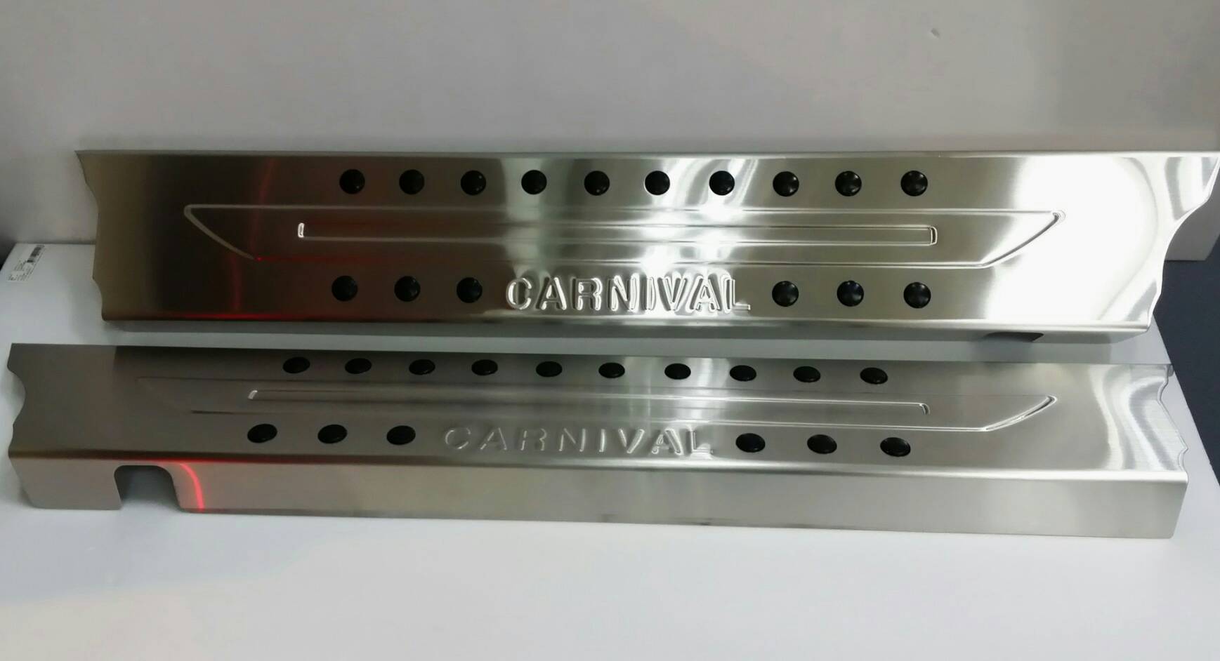 Scuff Plate For Grand Carnival 2015 - สแตนกันรอยกาบบันไดตรงรุ่น Grand Carnival 2015 สินค้านำเข้าจากเกาหลี