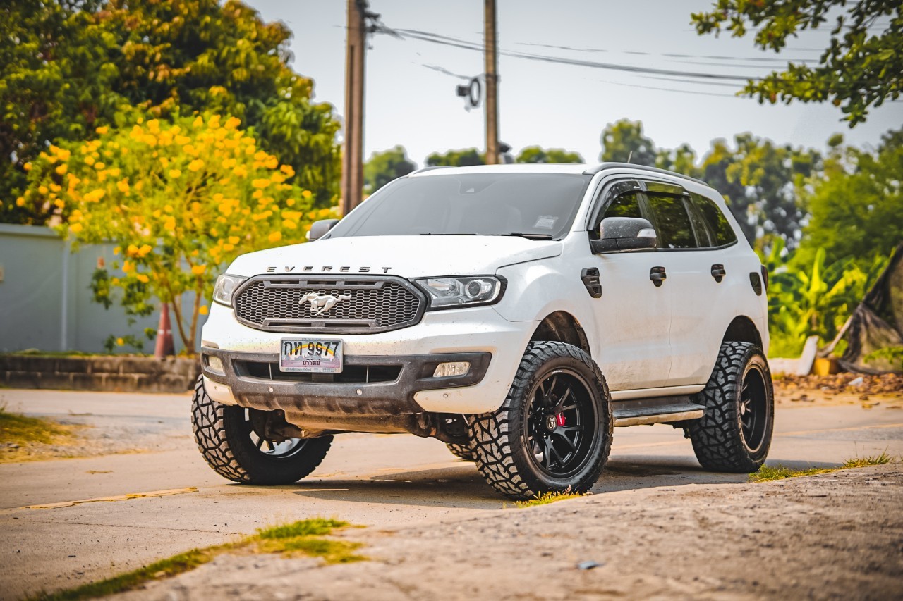 FORD EVEREST จองคิวม แต่งทรงเมกา มาจากบุรีรัมย์ งบแสนต้นๆๆ