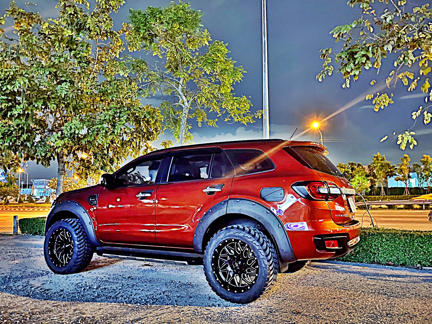 FORD EVEREST แบบไม่ยก โคตรเต็ม