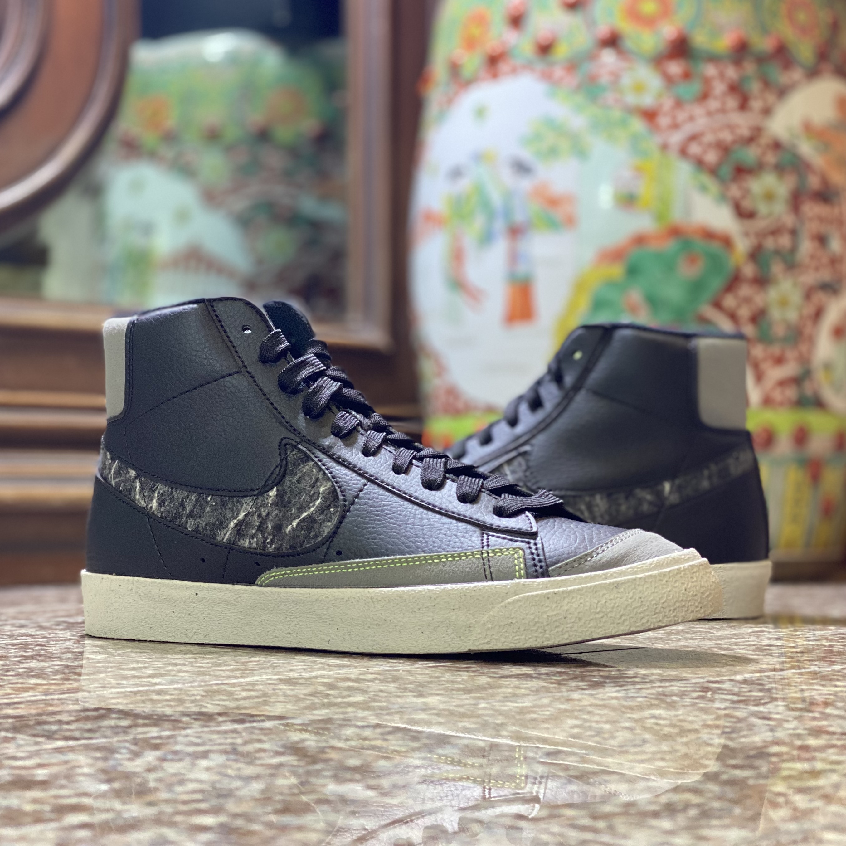 รองเท้า Nike Blazer Mid ‘77 ‘LIMITED’ (M10US)