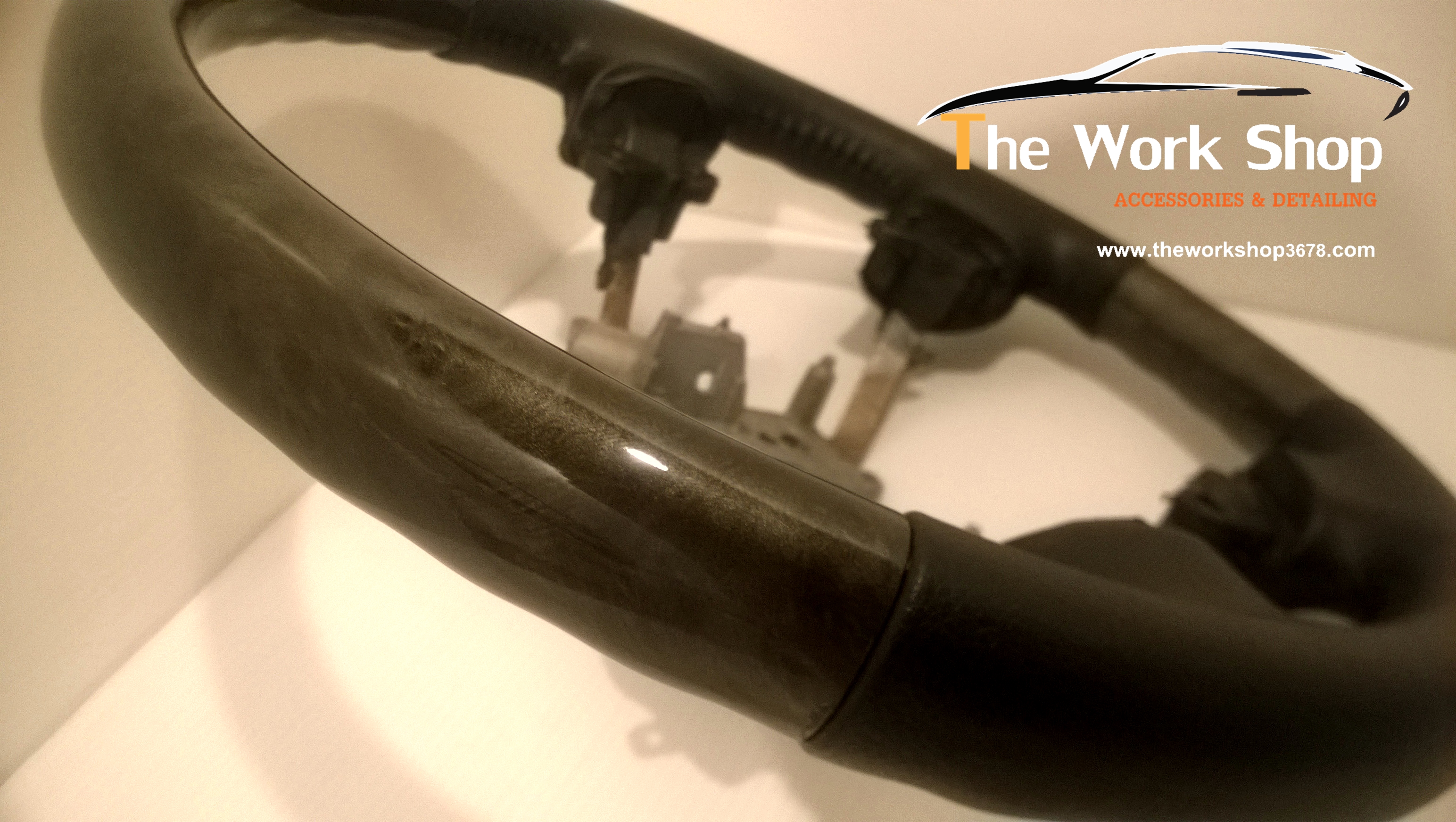 Black Piano Steering Wheel for H-1 - พวงมาลัยหุ้มหนัง และลายไม้สีดำแบบหรู