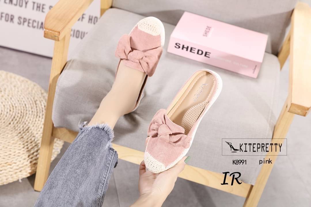 รองเท้าลำลองแต่งโบว์