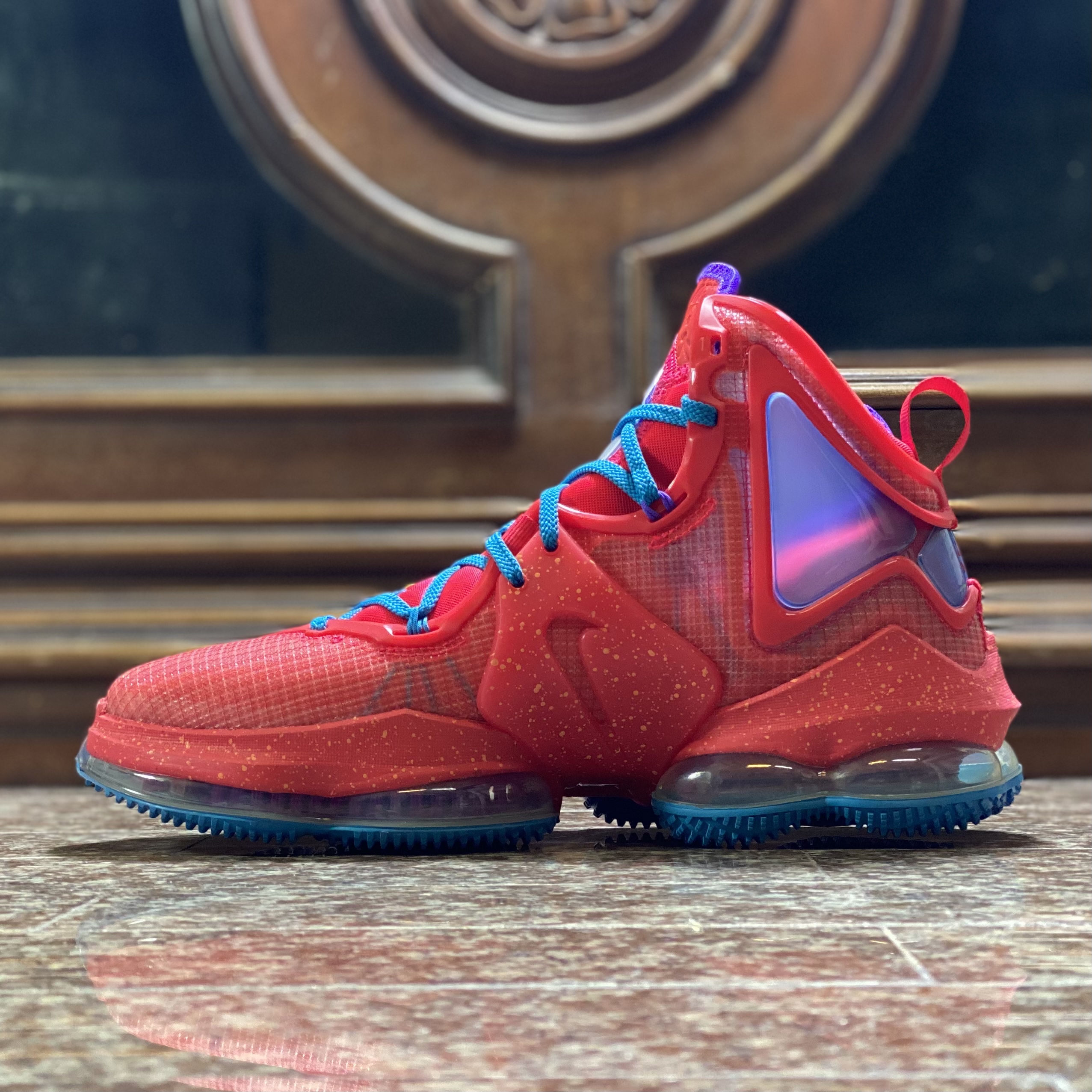 รองเท้าบาส Nike LeBron XIX ‘BRED’ (M9US)