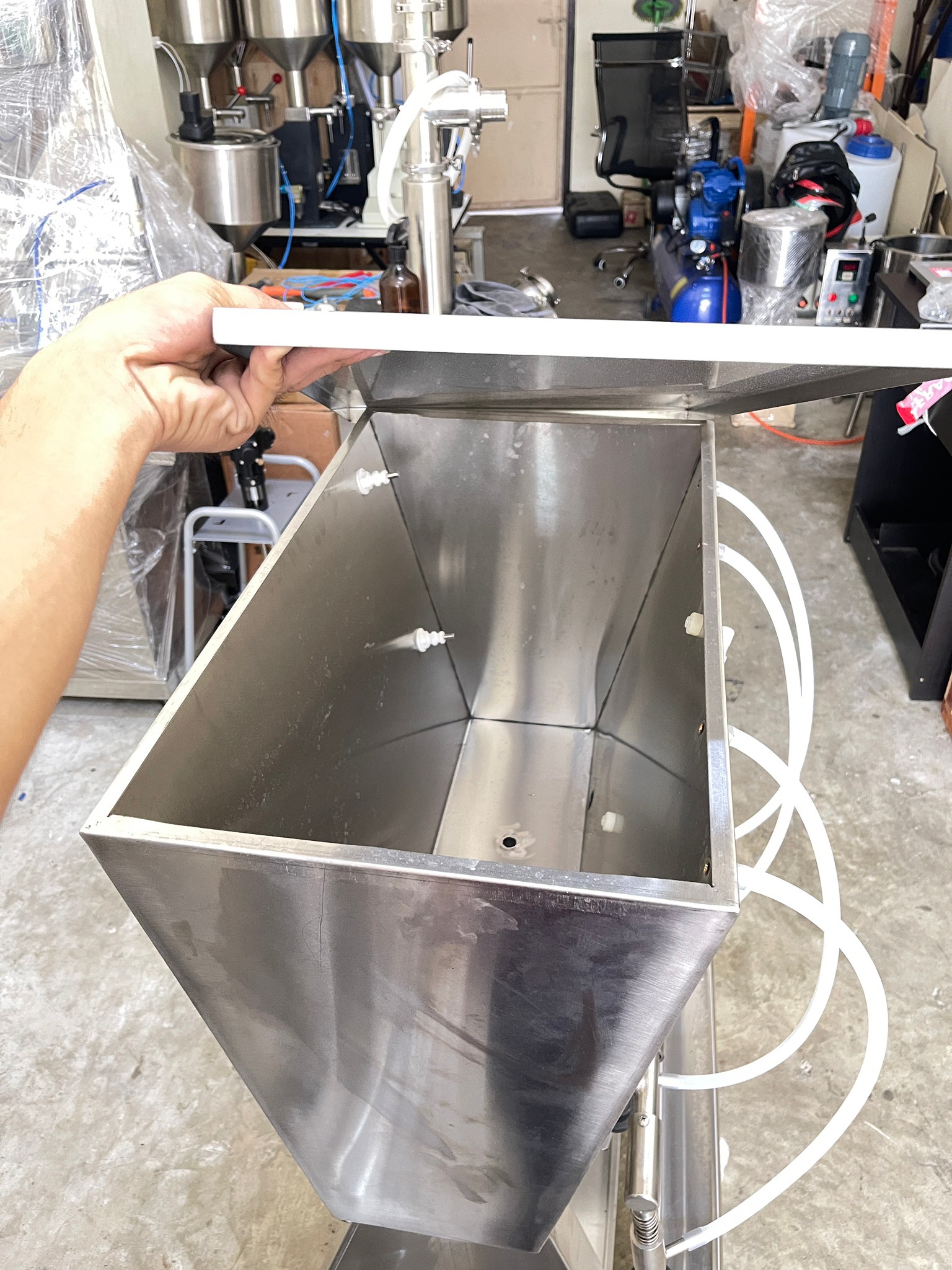 17173 เครื่องบรรจุเหล้า สุรา น้ำ/ซอส/น้ำส้มสายชู/น้ำมันสำหรับบริโภค HY0407