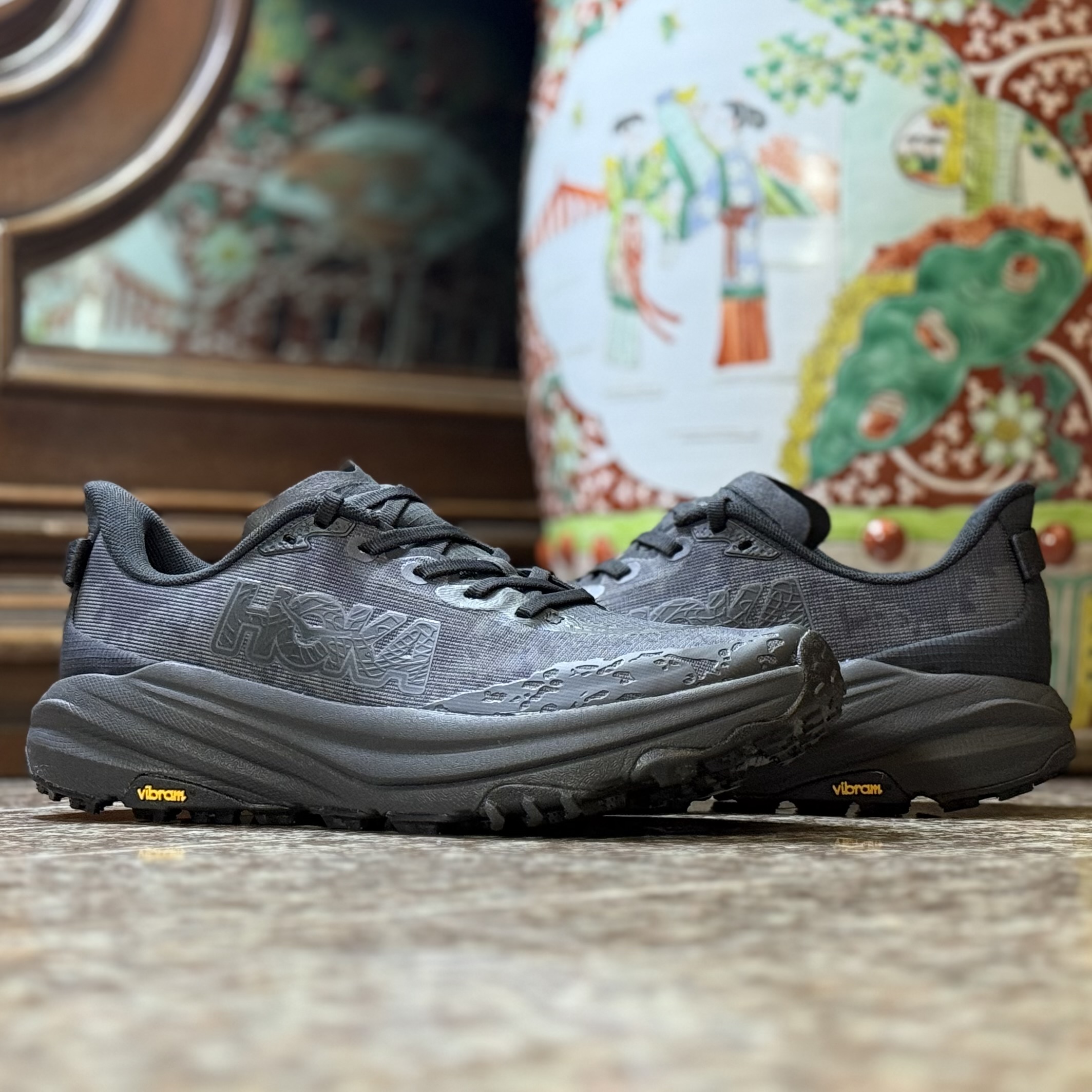 รองเท้าวิ่ง HOKA SpeedGoat 6 ‘TripleBlack’ (M7/8.5US)