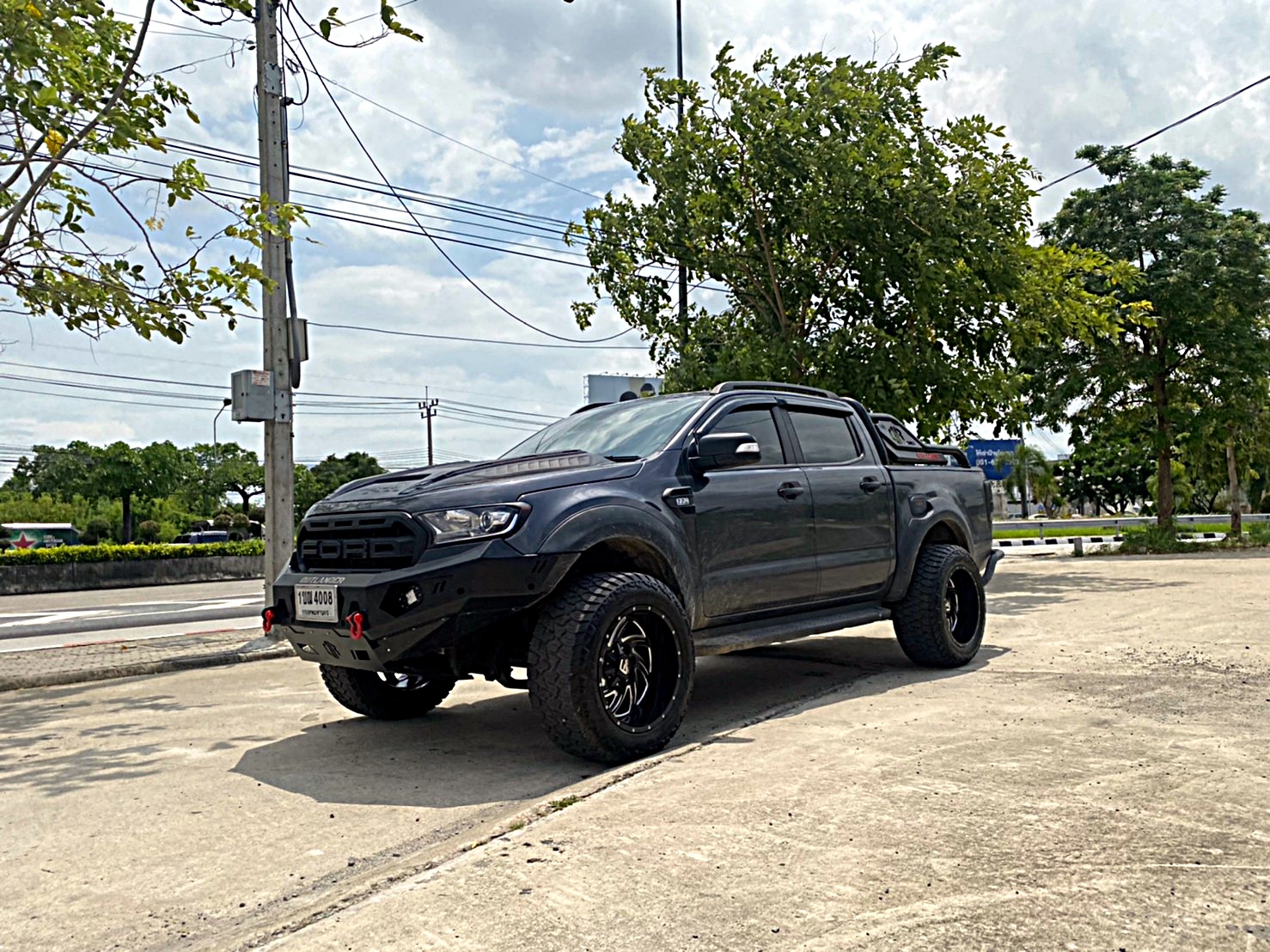 FORD จัดชุดใหม่ ทรงเมกาที่ STEP9