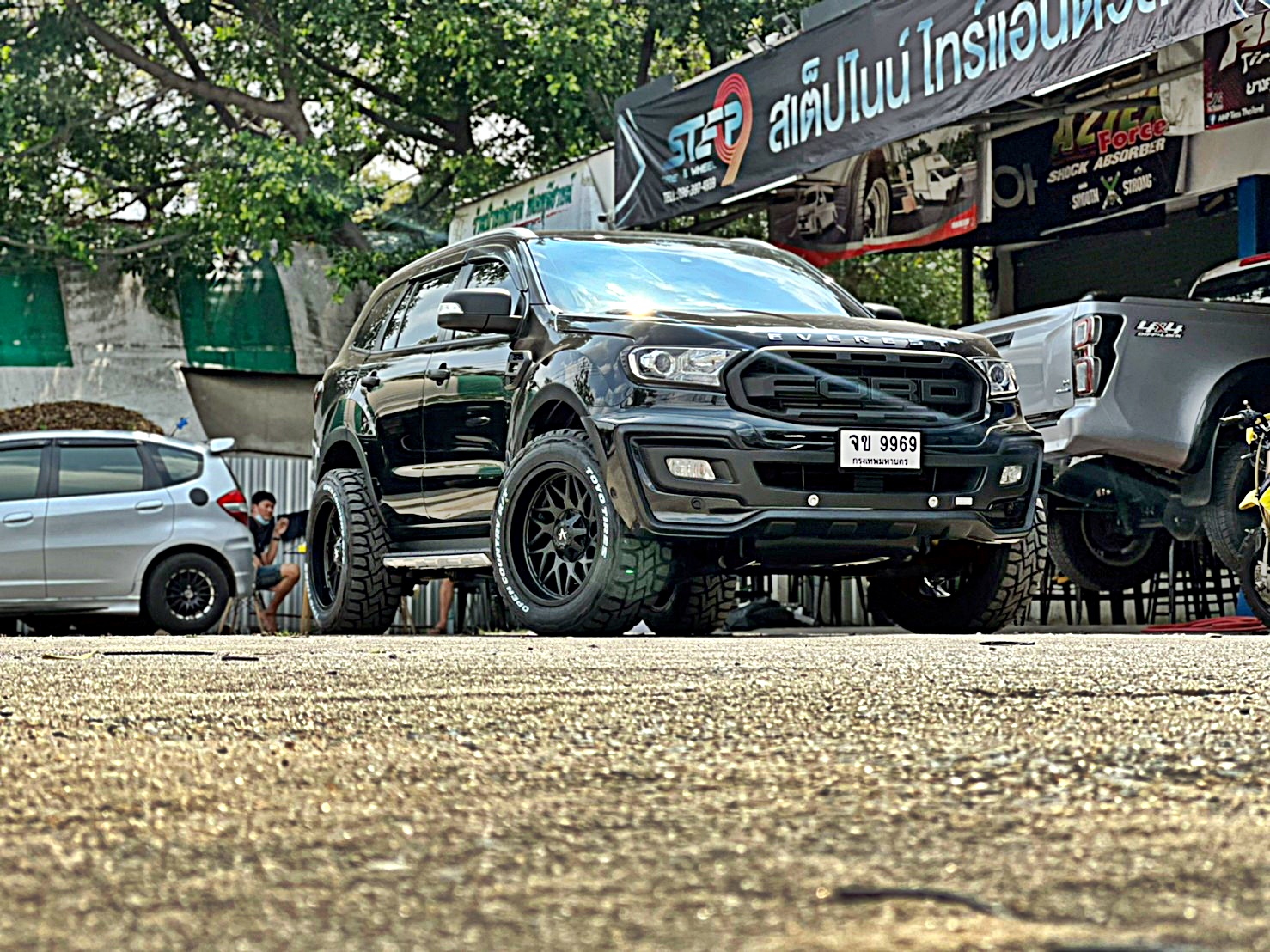 FORD EVEREST ขอบ20 แบบไม่ยก