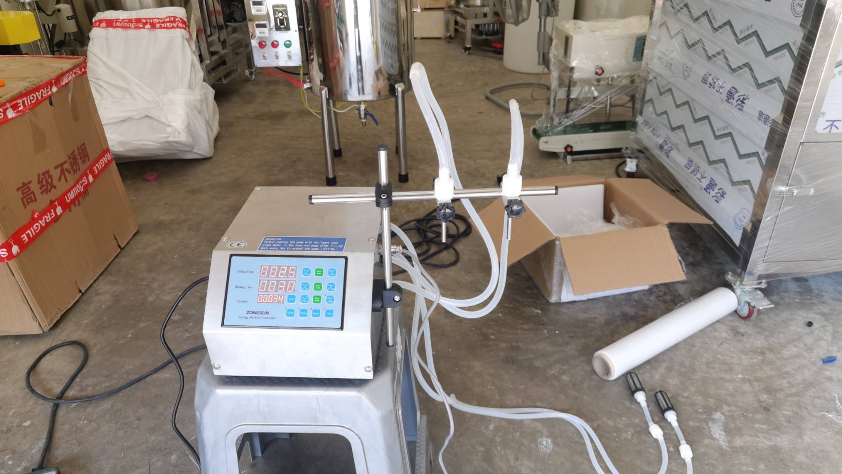 16540 2หัว เครื่องบรรจุของเหลว ตั้งค่าได้ตั้งแต่ 30-4000ml ZS-DPYT2P