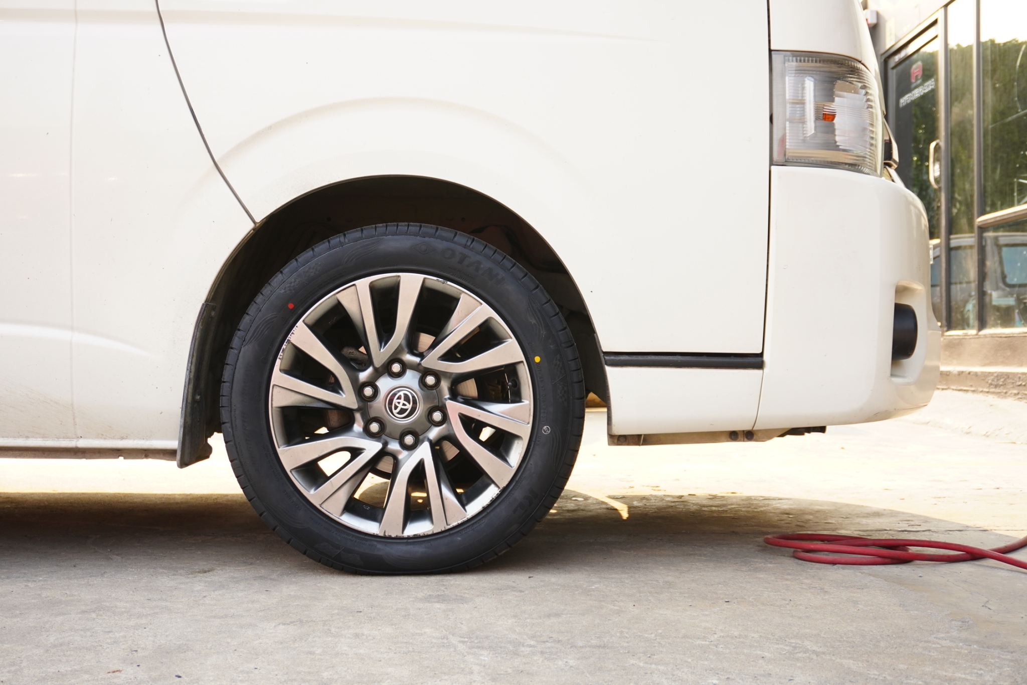 ยาง OTANI 235/50R18 KC200 Y23