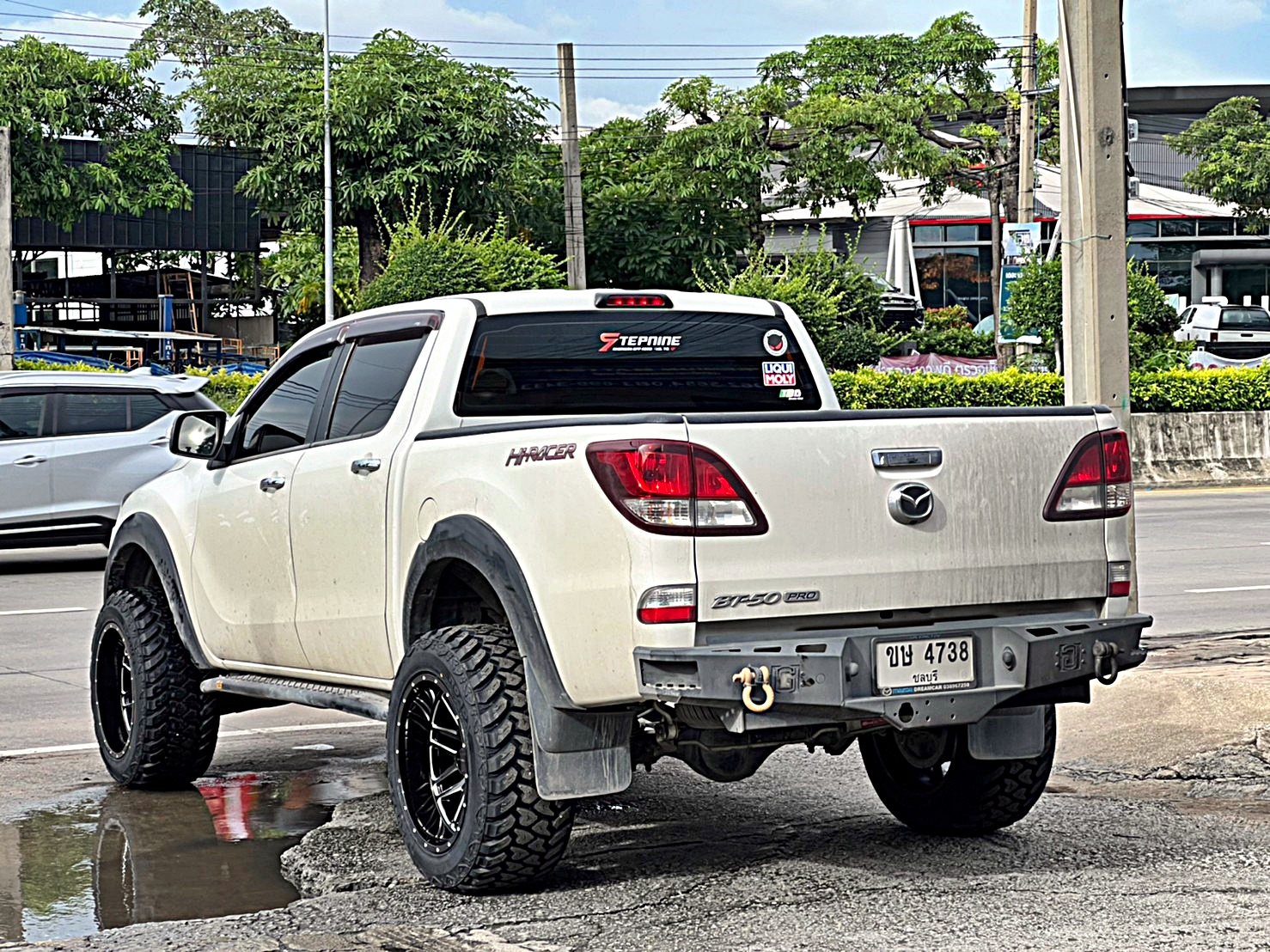 ตัวอย่างการแต่งรถแนวเมกา สำหรับ MAZDA