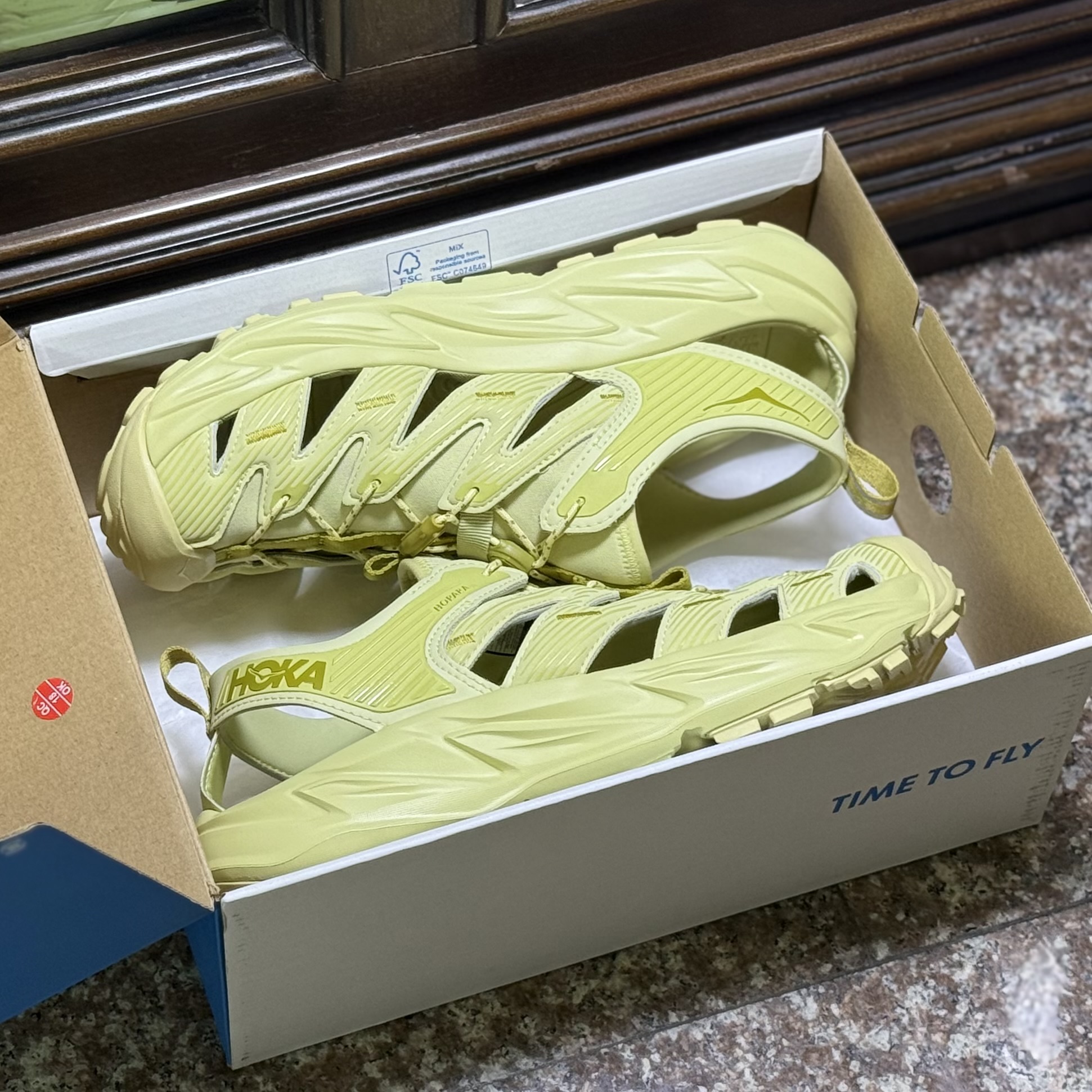 รองเท้า HOKA Hopara ‘Celery Root‘ (M10.5/11US)