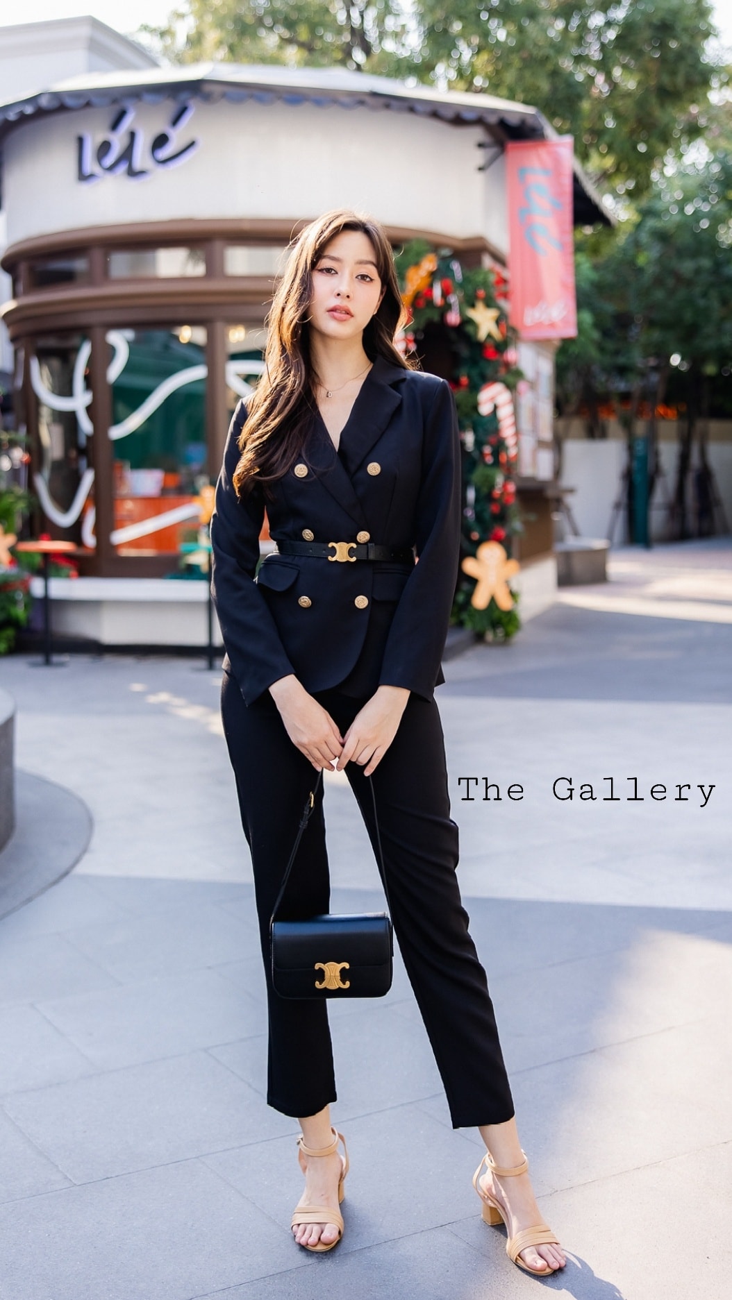 ชุดเซ็ต 3ชิ้นสูท+ กางเกงขายาว พร้อมเข็มขัดหนังสีทองหรูหราสุดๆ ทรงสวยผ้าดีมากๆๆ จะใส่ทำงาน ออกงาน ก็สวยจบ