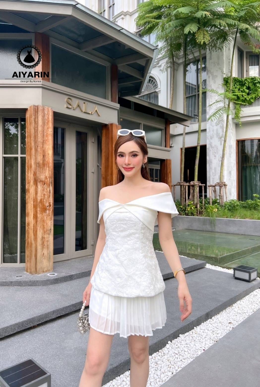 เซ็ตเสื้อลูกไม้ปักฉลุ+ กระโปรงดูสวยเกร๋มากกกกคะดีต่อใจจริงๆใส่แล้วดูเป็นสาวแพงที่แท้ทรูเลยย