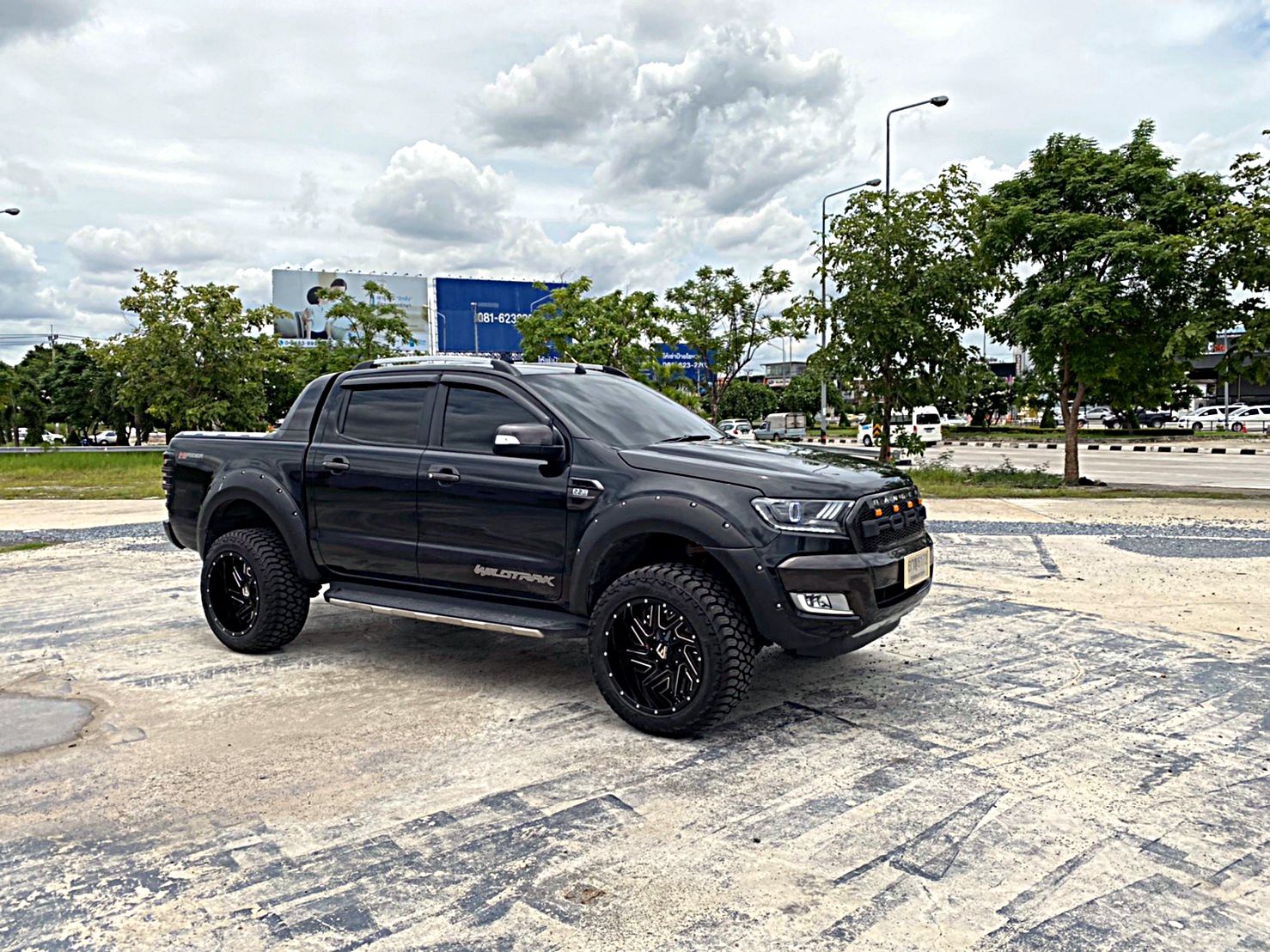 FORD WILDTRAK จัดทรงเมกาที่ STEP9