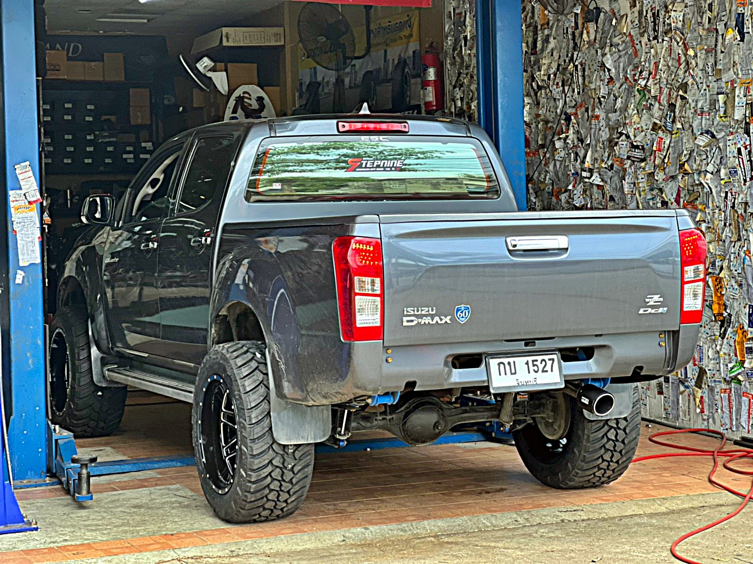 D_MAX_จองคิวมาจากจันทบุรี ทำทรงเมกาที่ STEP9