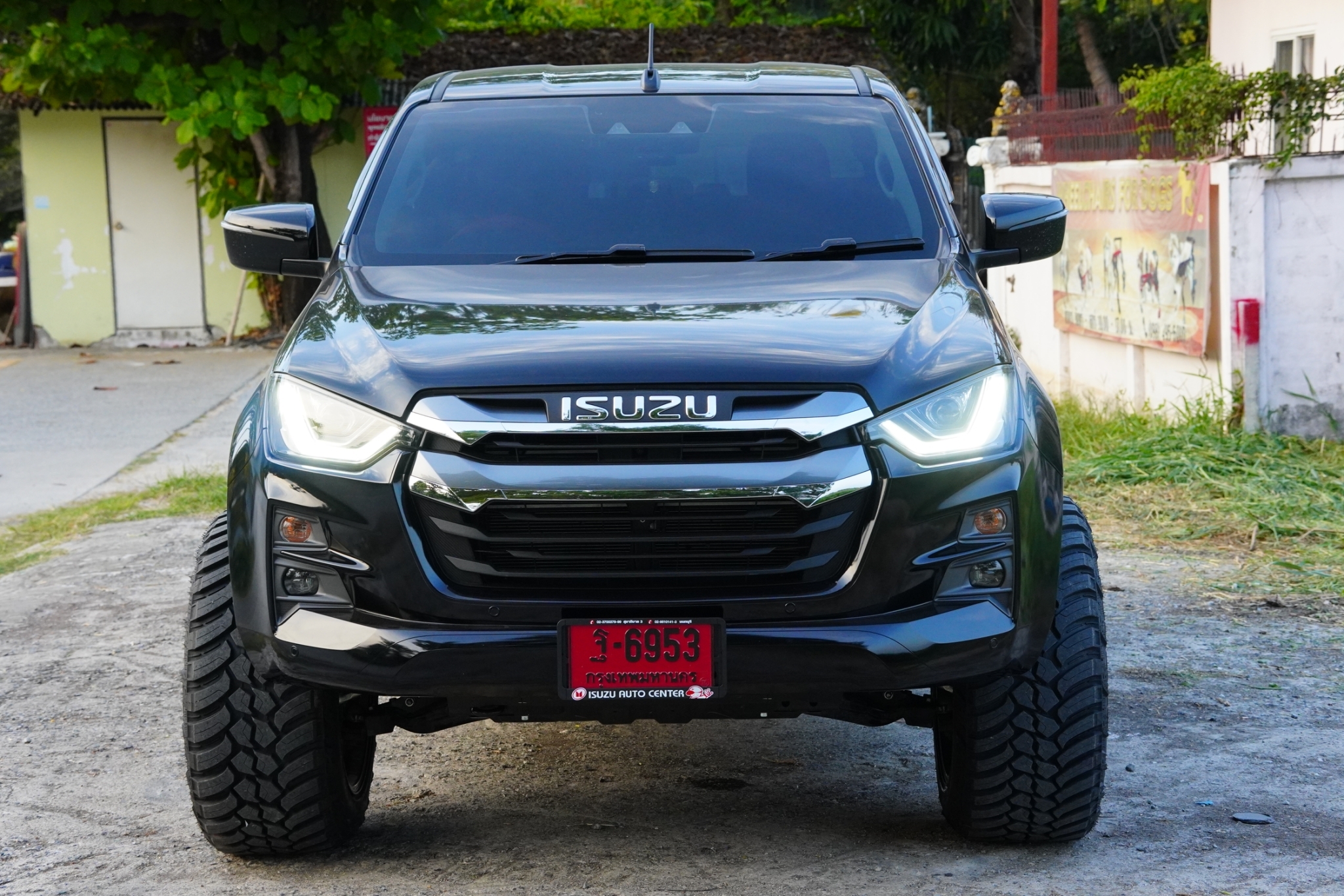 ISUZU V-CROSS แต่งทรงเมกาที่ STEP9