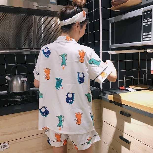 ชุดนอนไดโนเสาร์