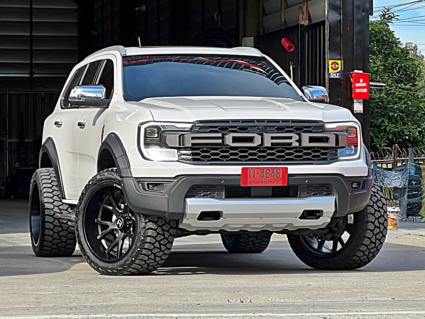 FORD EVEREST NEXTGEN ล้อแท้ HOSTILE H113 ที่ STEP9