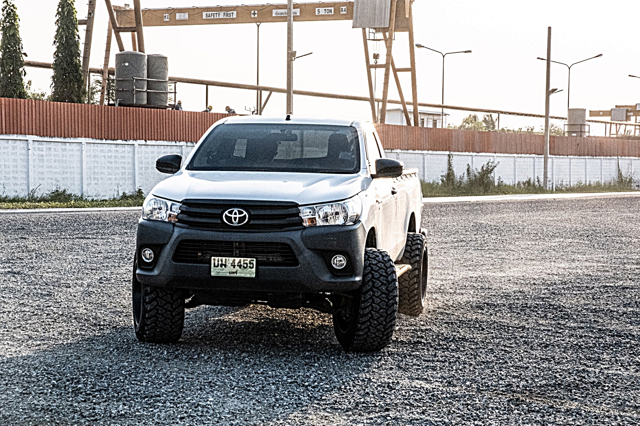 REVO หัวเดียว จองคิวจากแพร่ ทำทรงเมกาที่ STEP9