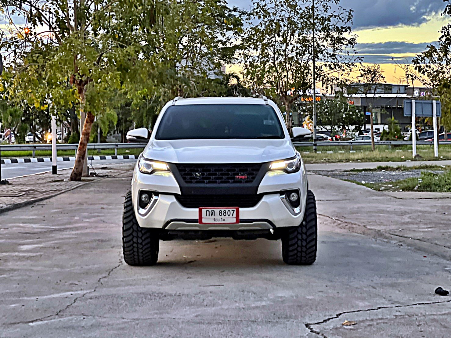 FORTUNER ทรงเมกา ล้อขอบ20 ที่ STEP9