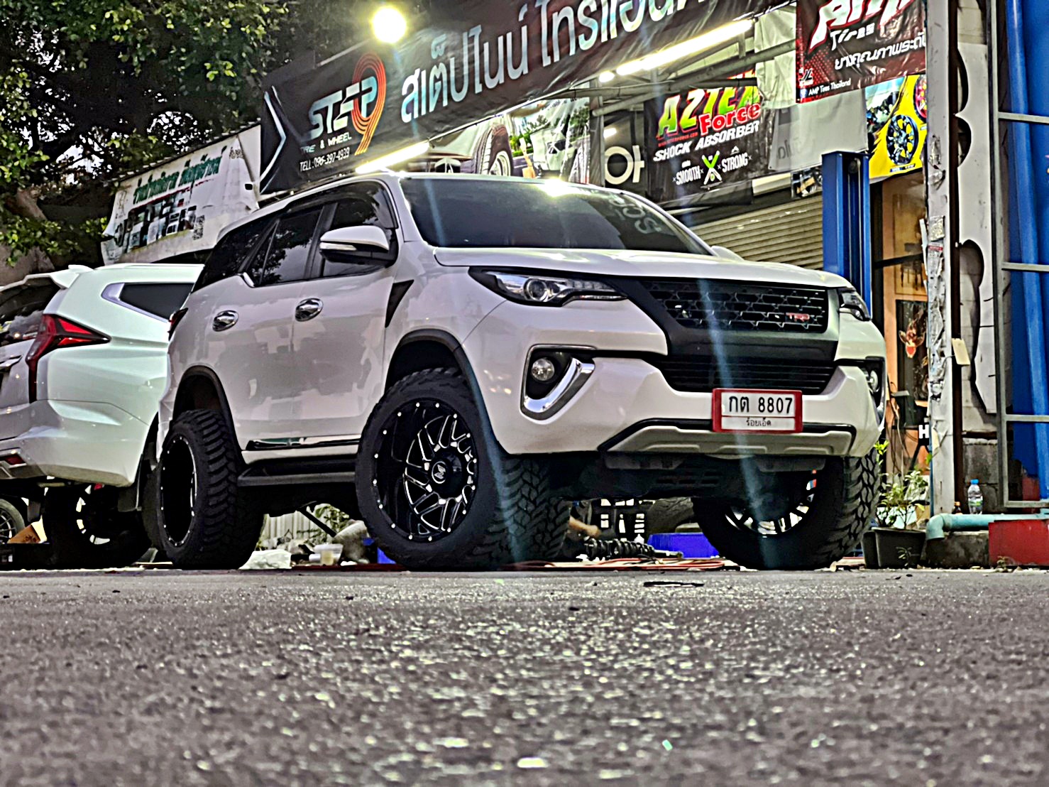 FORTUNER ทรงเมกา ล้อขอบ20 ที่ STEP9