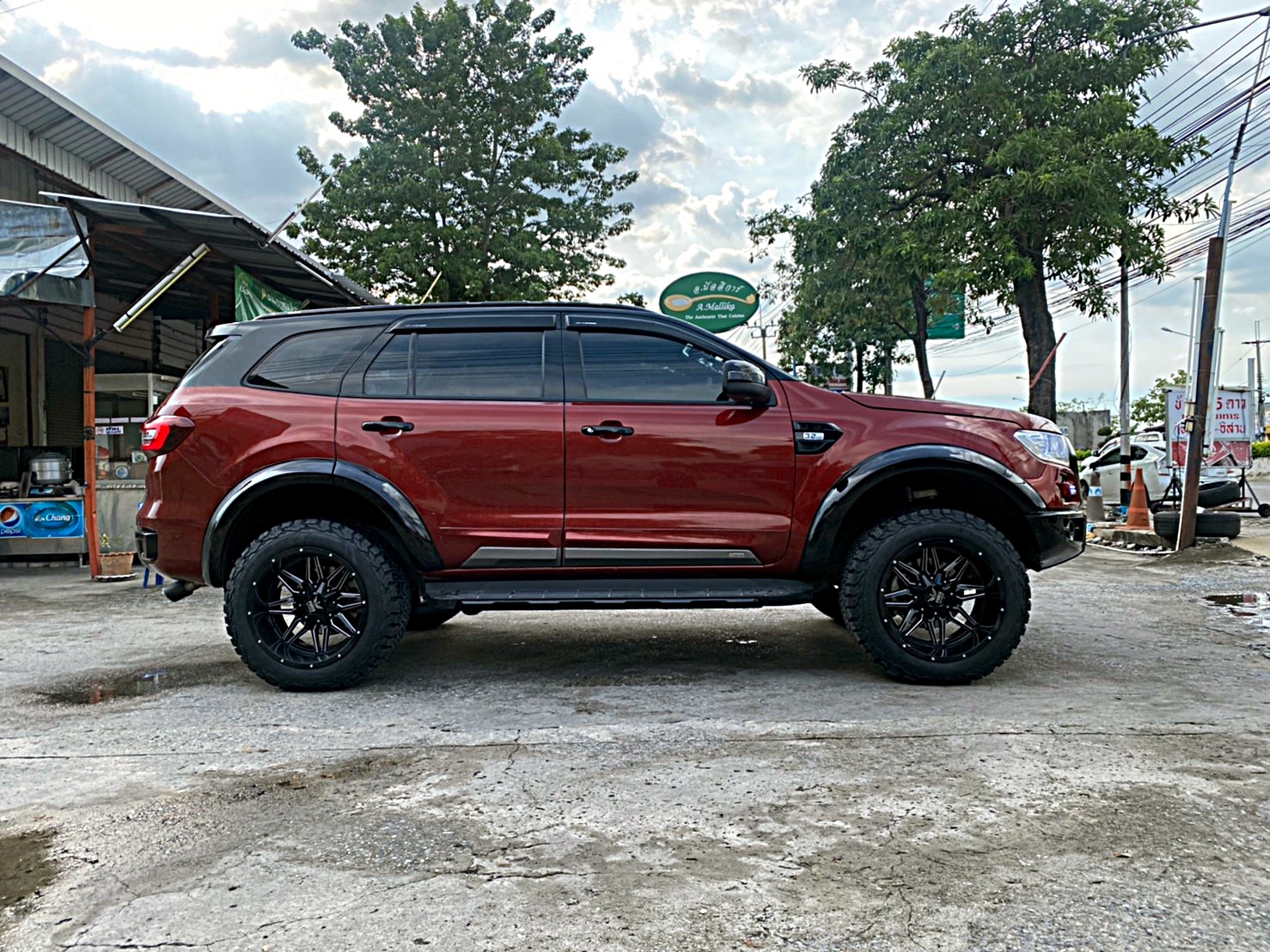 FORD EVEREST จัดทรงเมกาที่ STEP9