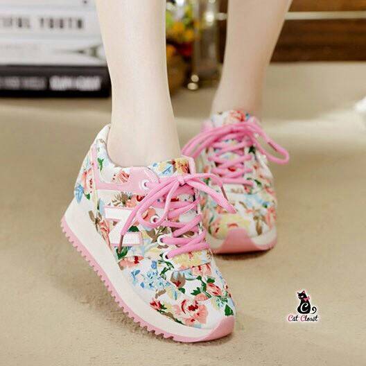 รองเท้าผ้าใบนำเข้าลายดอกไม