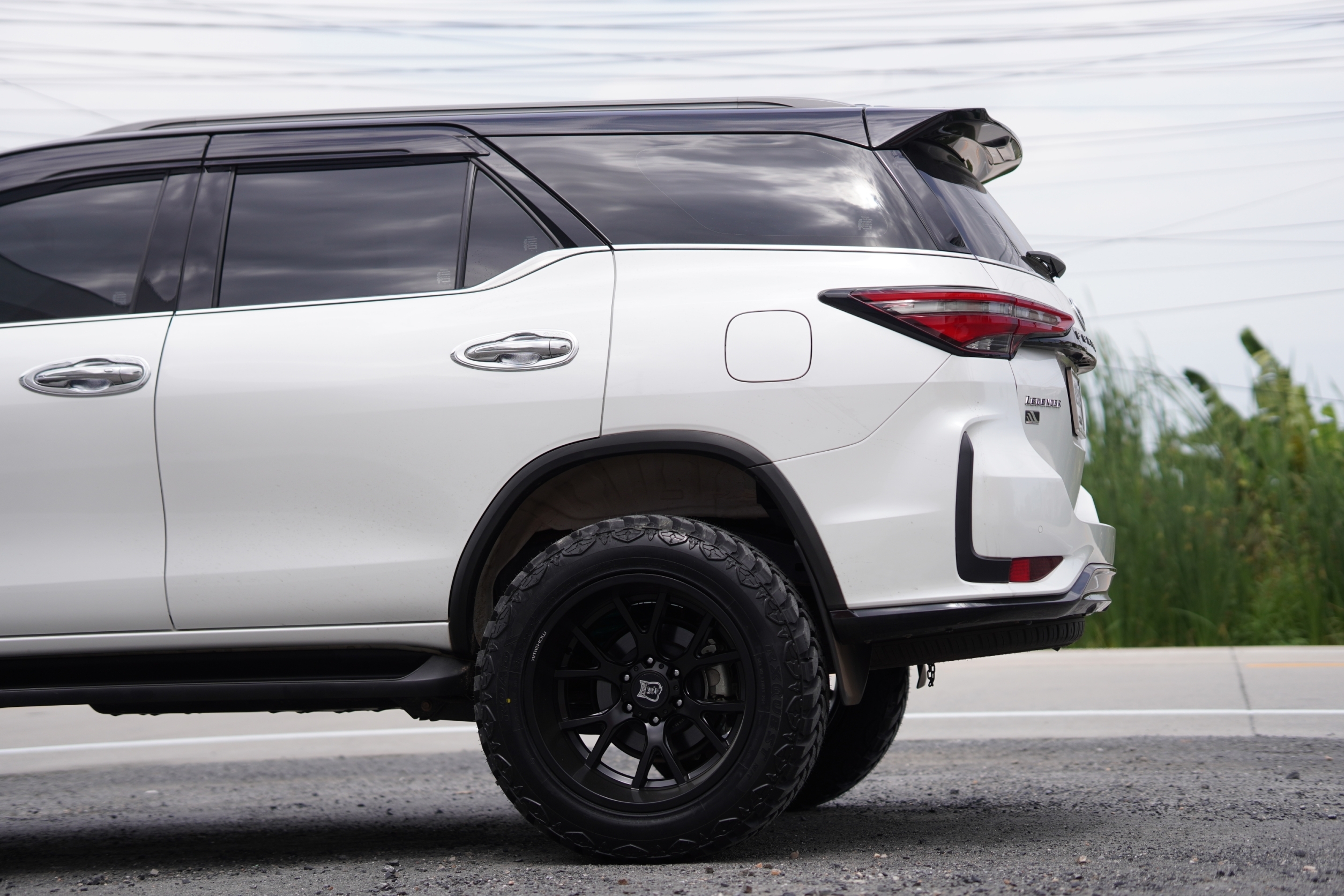 TOYOTA FORTUNER ทรงเมกา ที่ STEP9